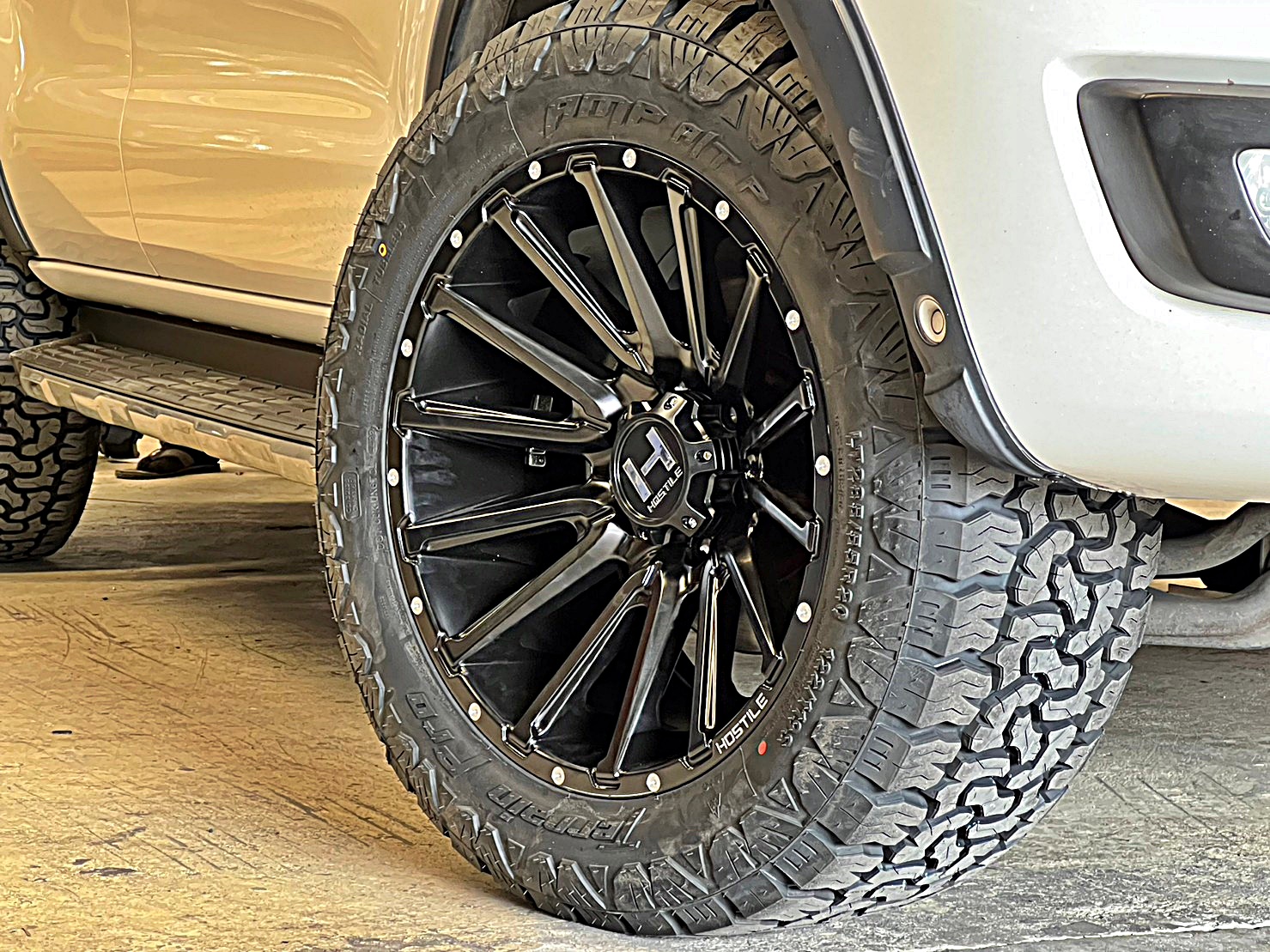 ล้อแท้ HOSTILE H123 ขอบ20 ใส่ EVEREST