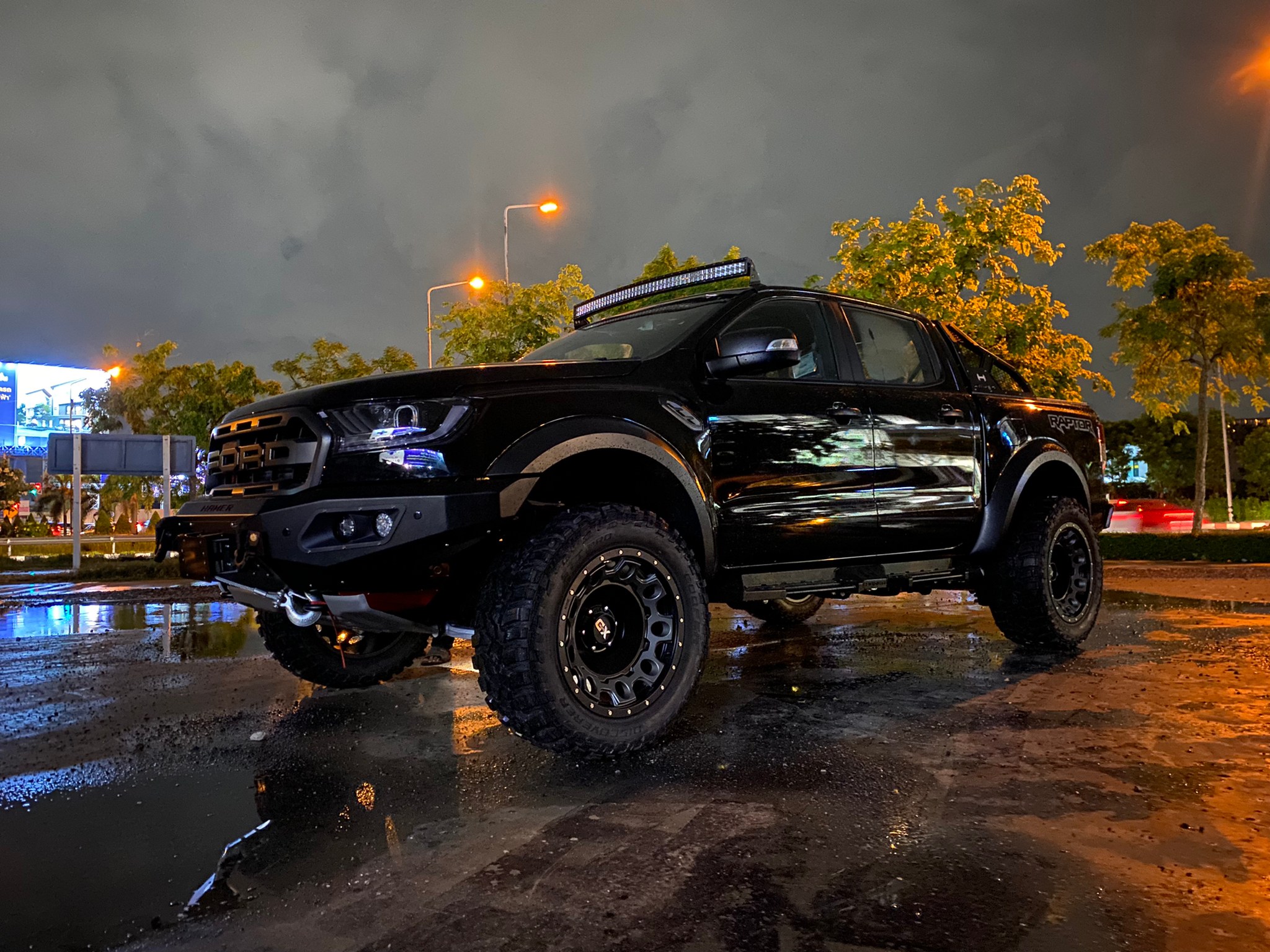 ล้อแท้ XD129 20x10 -24 แนะนำ ยาง Cooper sttpro 305/55-20