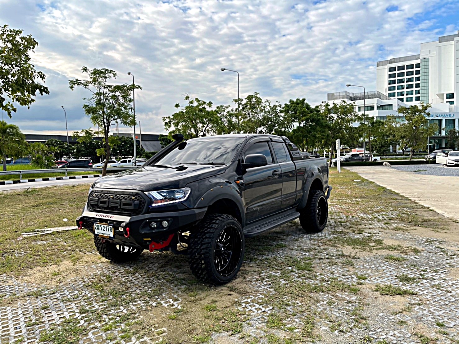FORD RANGER จัดทรงเมกา ขอบ22 ที่ STEP9