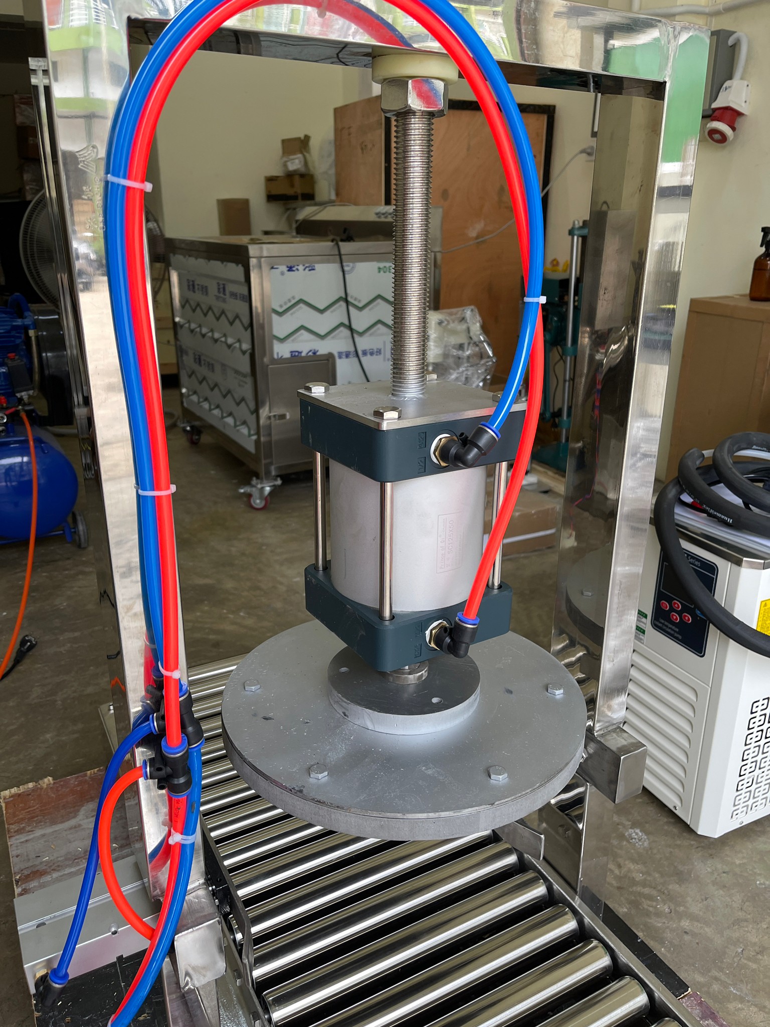 🌈 15787 เครื่องกดปิดฝาถังสี เครื่องปิดฝาถังพลาสติก เครื่องปิดฝาถังปุ๋ย ขนาด 10L-25L รุ่น ZRYG-1