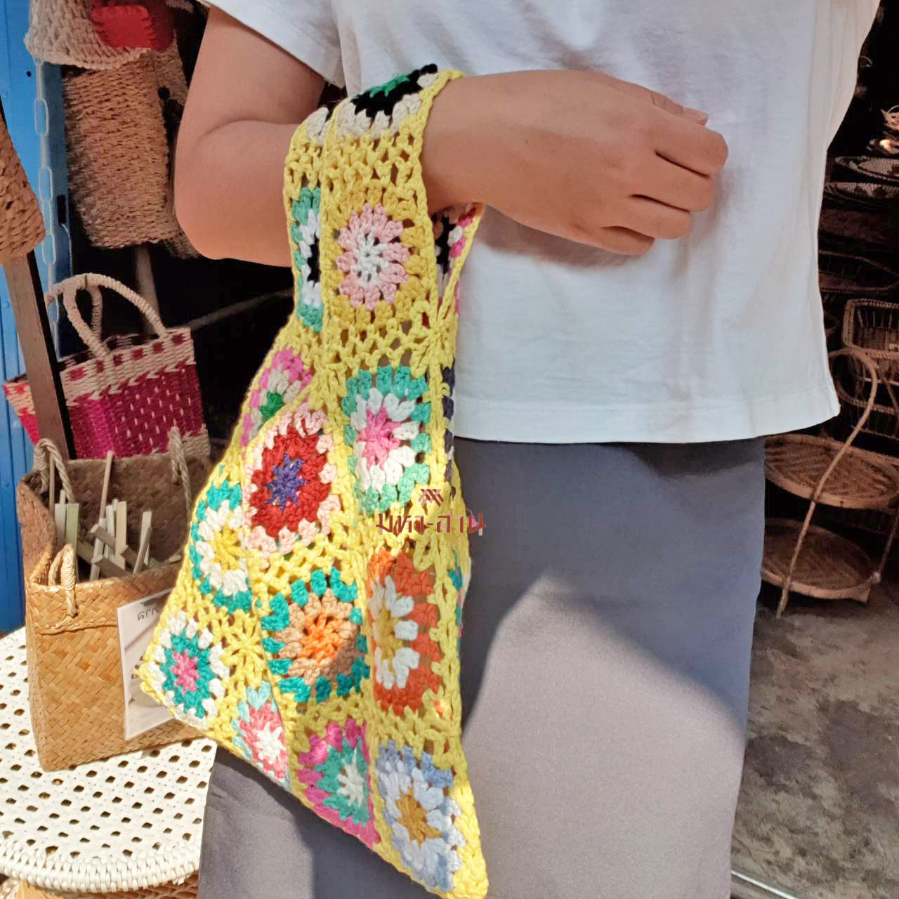 กระเป๋าถือ กระเป๋าคล้องแขนผู้หญิง กระเป๋าถักดอกไม้ แฟชั่นเกาหลี🤍