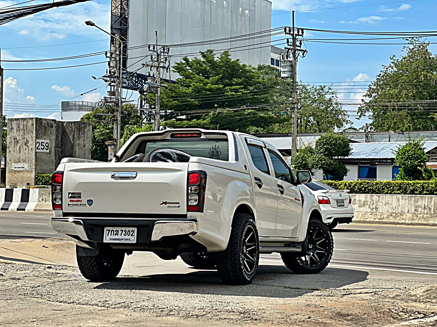 D-MAX แบบไม่ยก