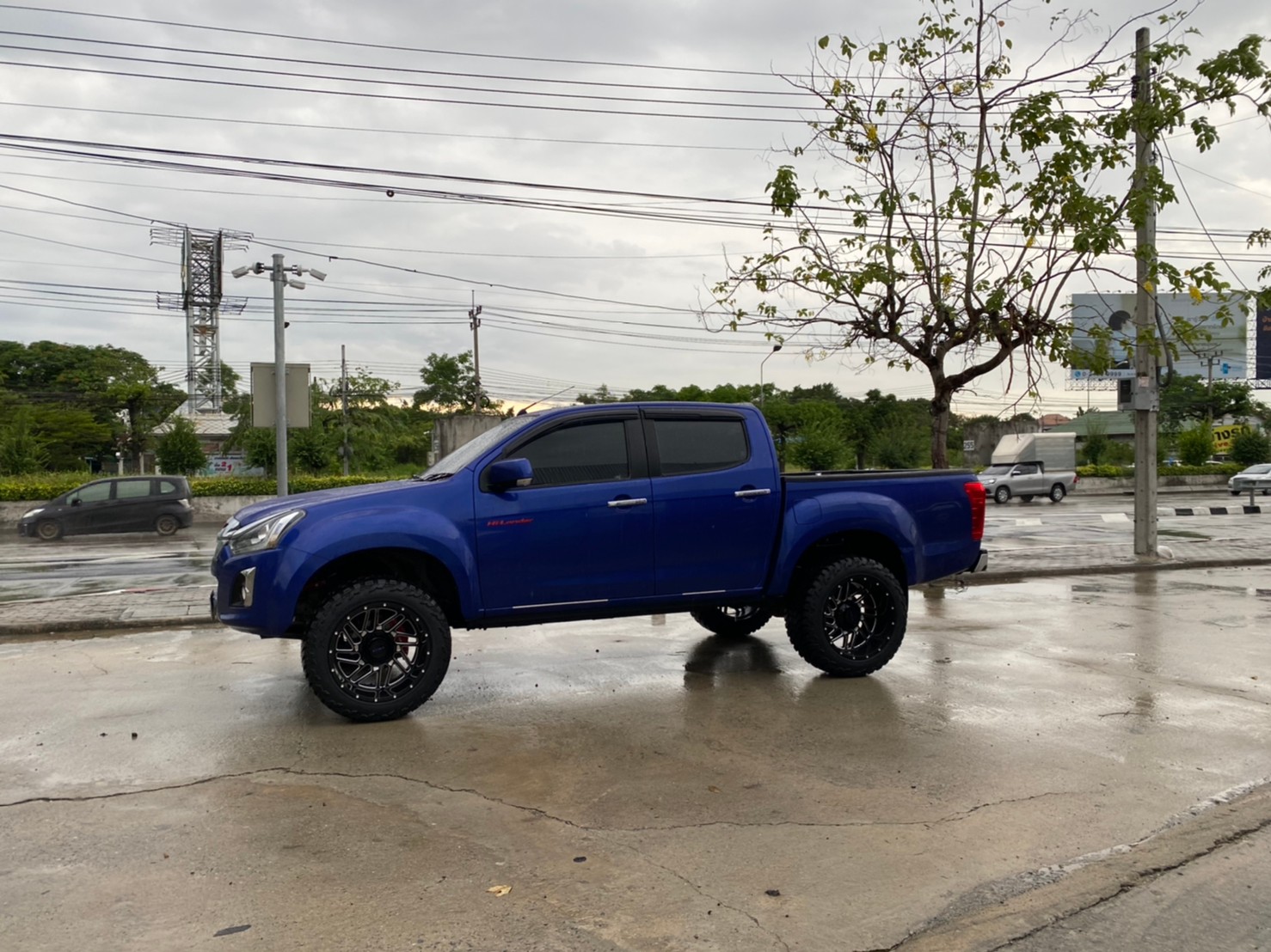 D-MAX มาจากสุพรรณบุรี จัดทรงเมกาที่ STEP9