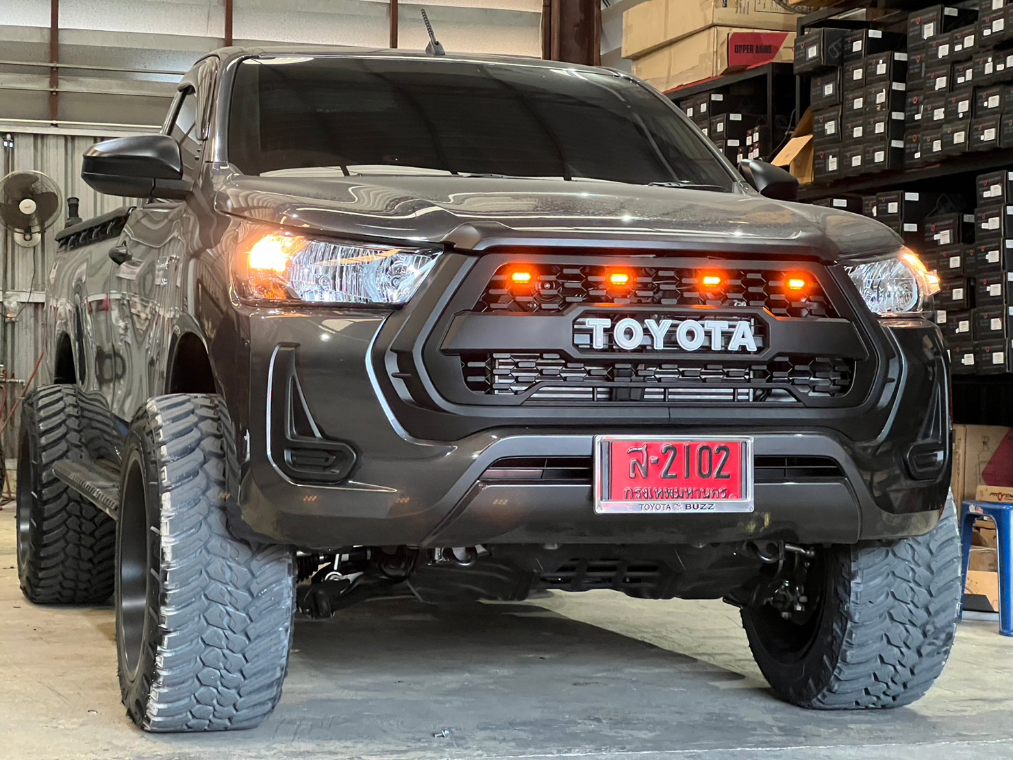 TOYOTA REVO หัวเดียว ทรงเมกา ที่ STEP9