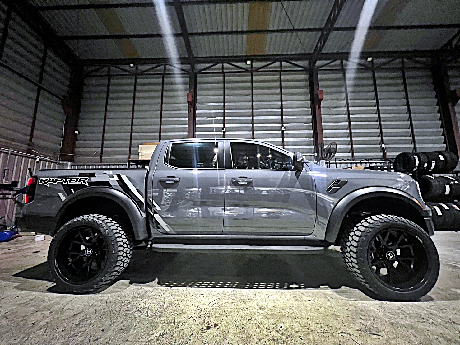 ส่งงาน RAPTOR V6 หล่อจบ ที่ Step9 ล้อแท้ HOSTILE H113