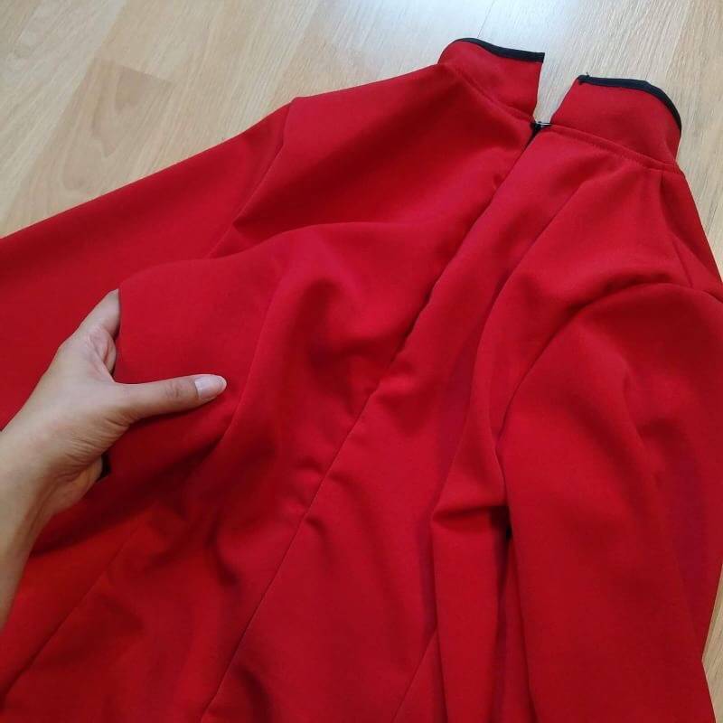 เดรสกี่เพ้าสีแดง