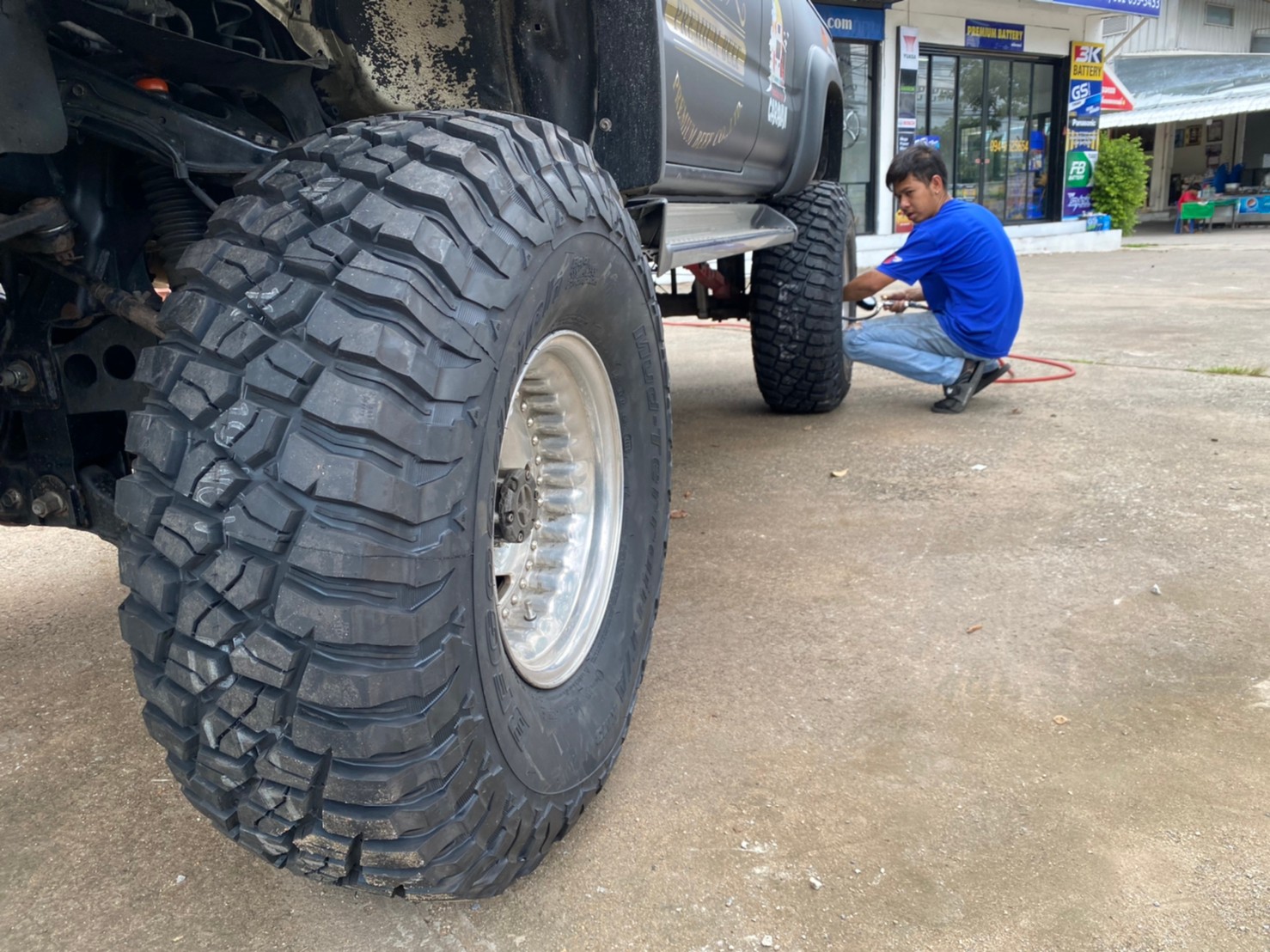 BF GOODRICH KM3 35X12.5R15 ราคาถูก ต้อง STEP9 เท่านั้น
