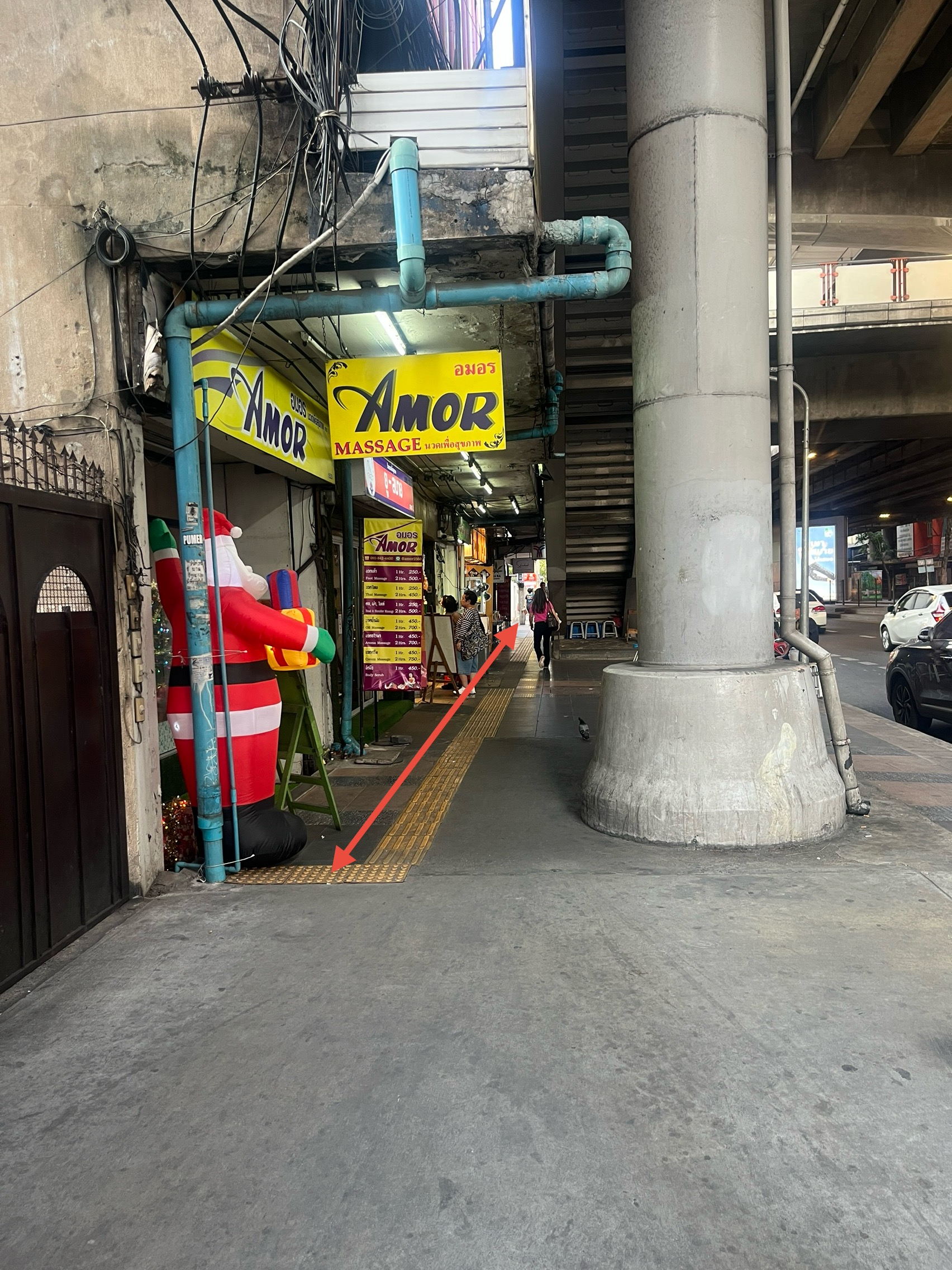 ที่ดิน Prime Commercial Asset – BTS Saphan Khwai, Bangkok ติดรถไฟฟ้าบีทีเอส สถานีสะพานควายพร้อมอาคารพาณิชย์ 8 ห้อง