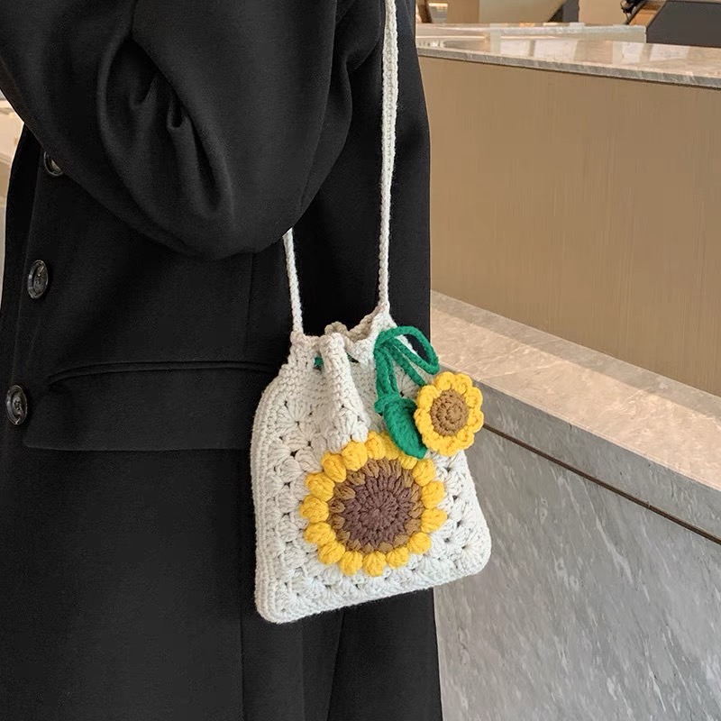 กระเป๋าสะพาย กระเป๋าถัก กระเป๋าเกาหลี กระเป๋าทานตะวัน 🌻