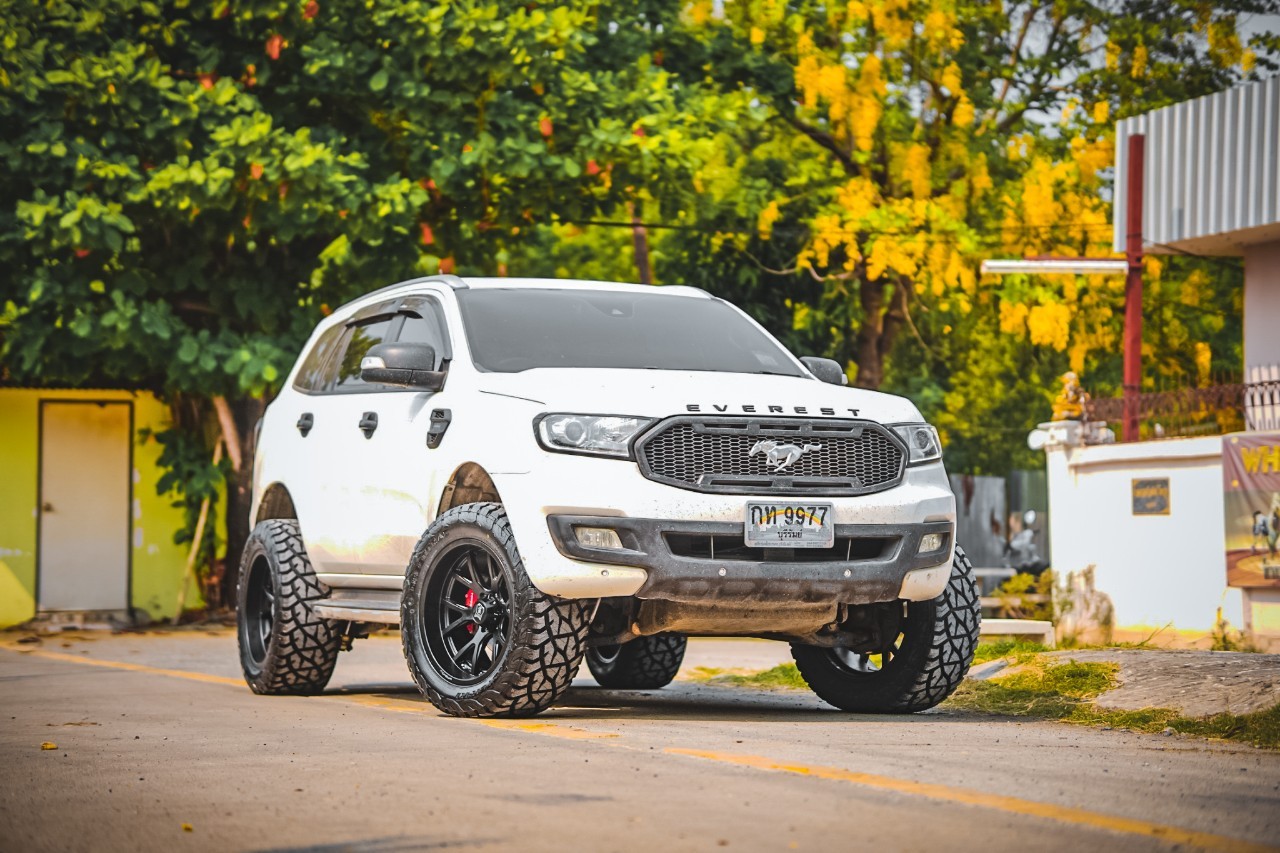FORD EVEREST จองคิวม แต่งทรงเมกา มาจากบุรีรัมย์ งบแสนต้นๆๆ