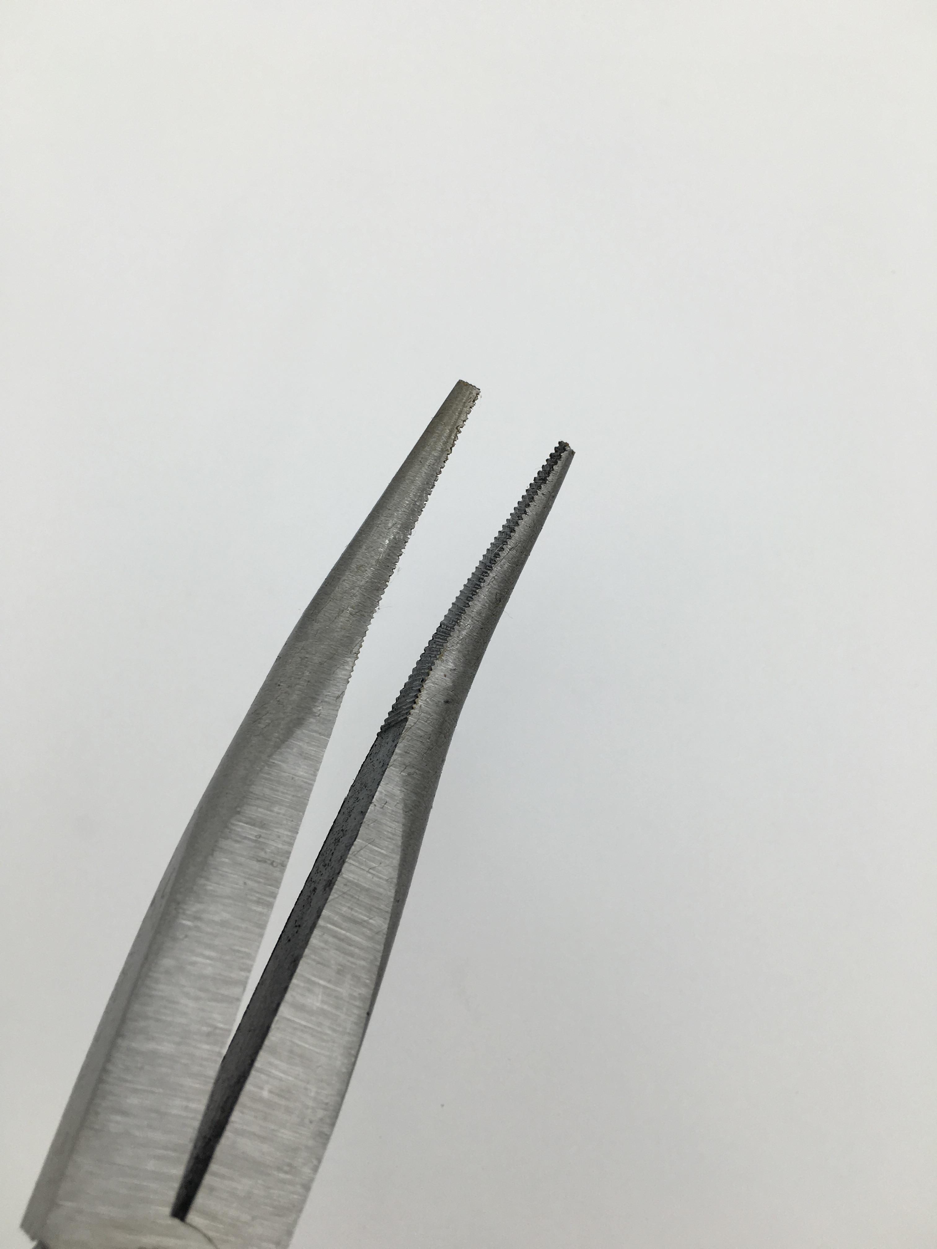 คีมปากแหลมคอยาว ด้ามแดง ขนาด 11" ปากงอ 45 องศา ยี่ห้อ Apex