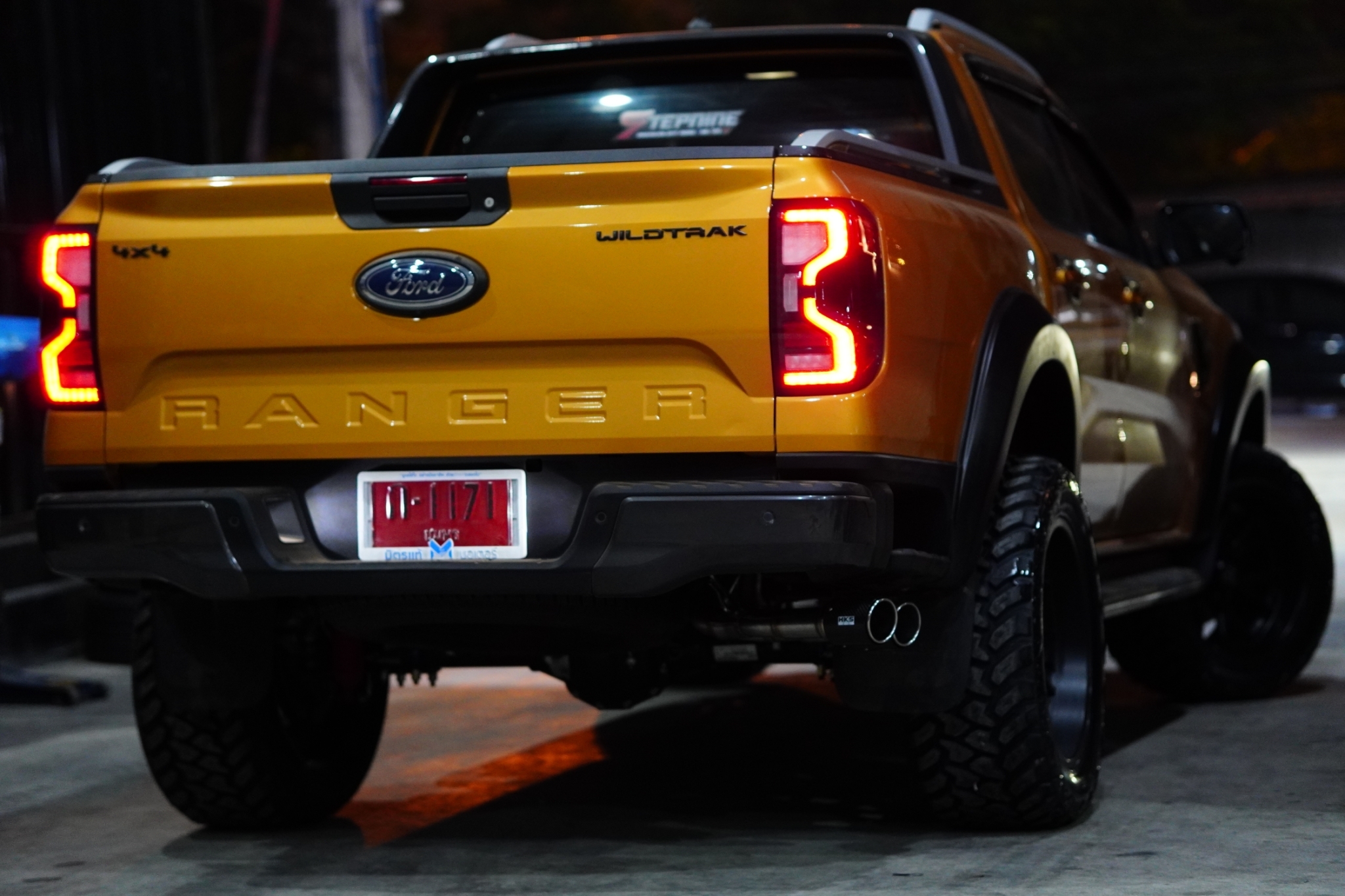 FORD RANGER NEXTGEN จองคิวมาจาก ชุมพร แต่งทรงเมกาที่ STEP9