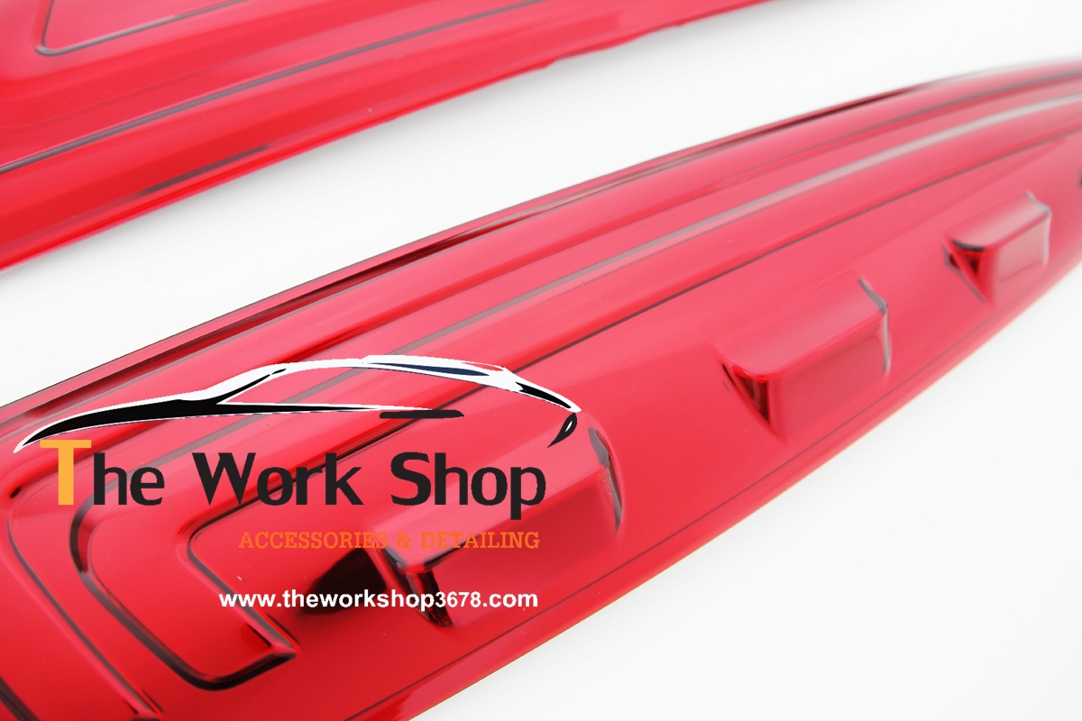 Red Pillar Molding for H-1 ( ทับทิมแดงแต่งเหนือไฟท้าย )