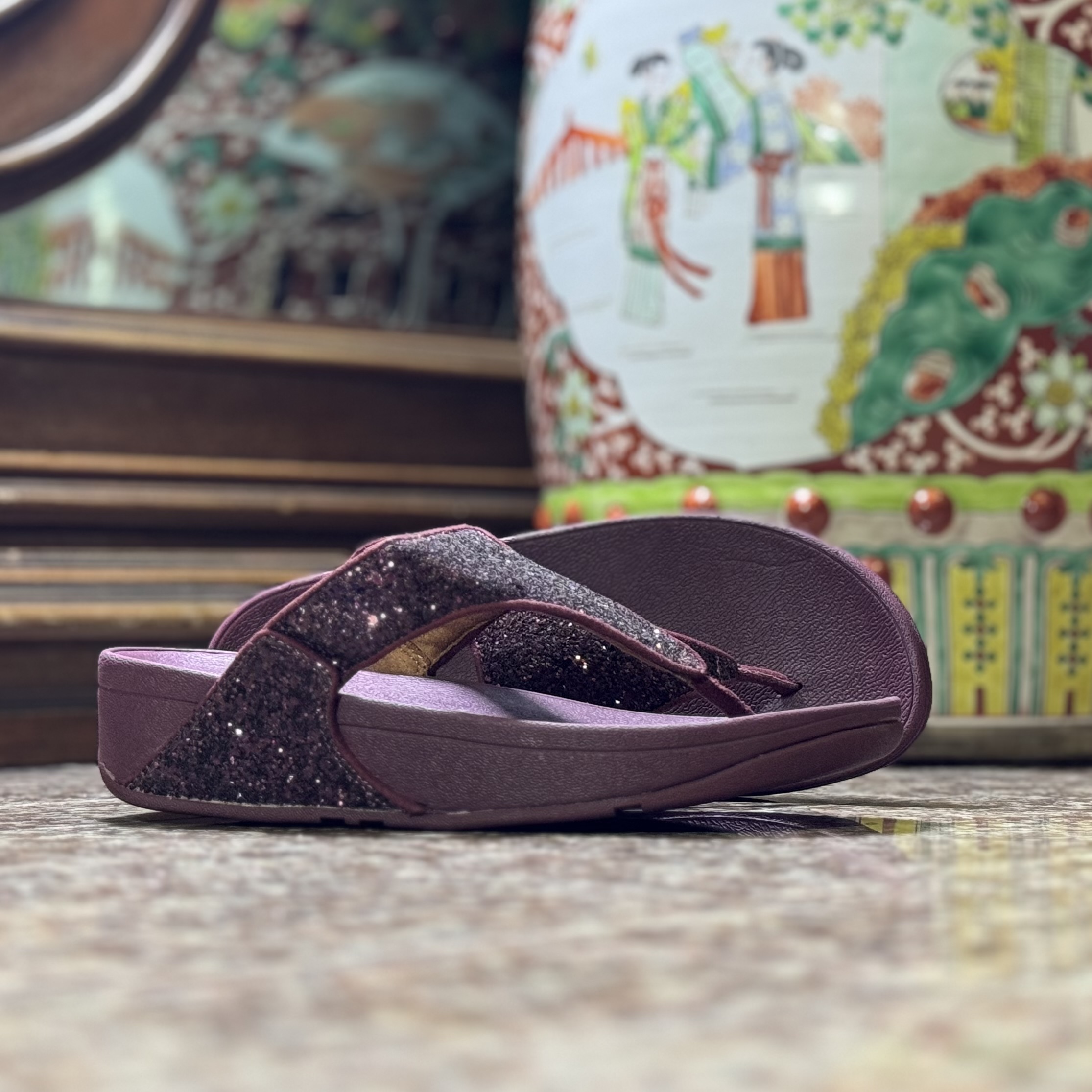 รองเท้า FitFlop Lulu Glitter T-Bar Women Sandals ‘Mauve Wine’ (W7US)