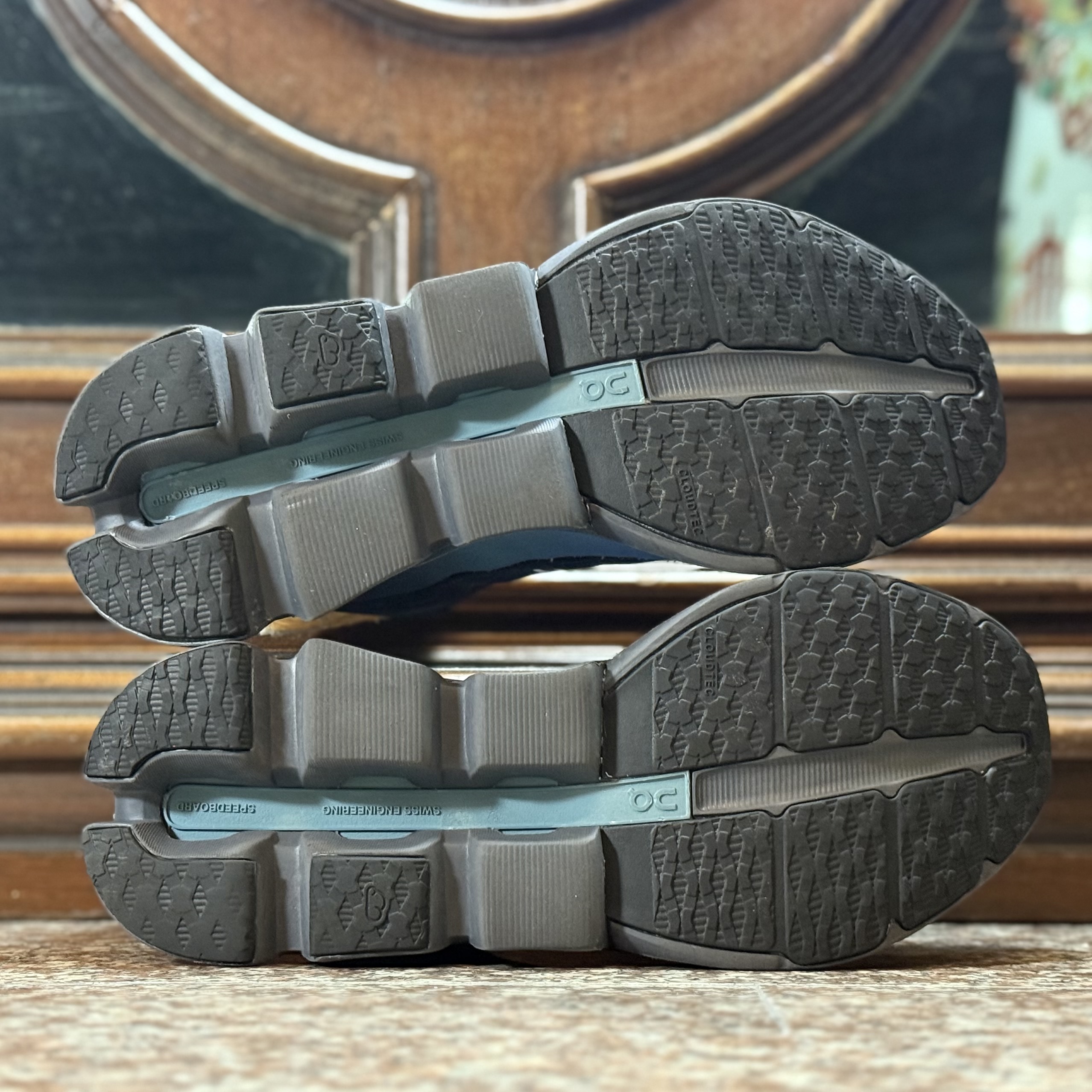 รองเท้าวิ่ง On CloudSpark ‘BlueBerry’ #มือ2 (W7.5US) Women