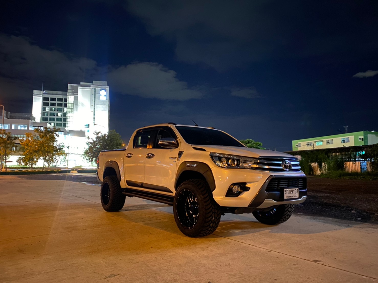 REVO จัดทรงเมกาที่ STEP9