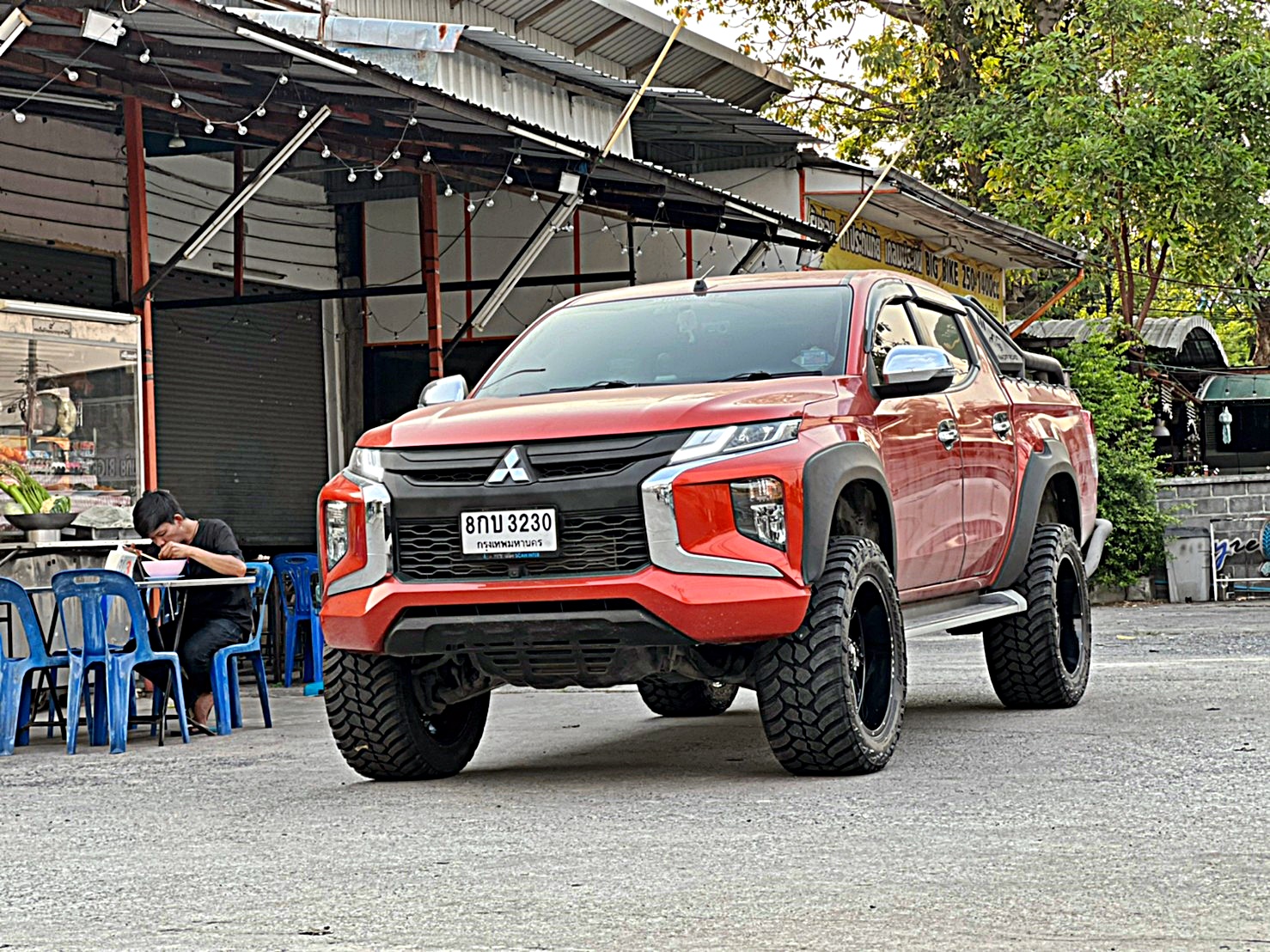 TRITON ทรงเมกา