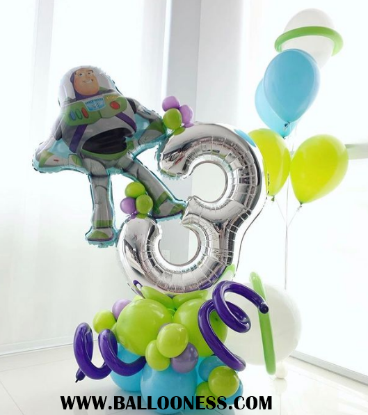 ฐานตั้งบัสไรเยียร์ พร้อมตัวเลข / Number stand Buzz Lightyear
