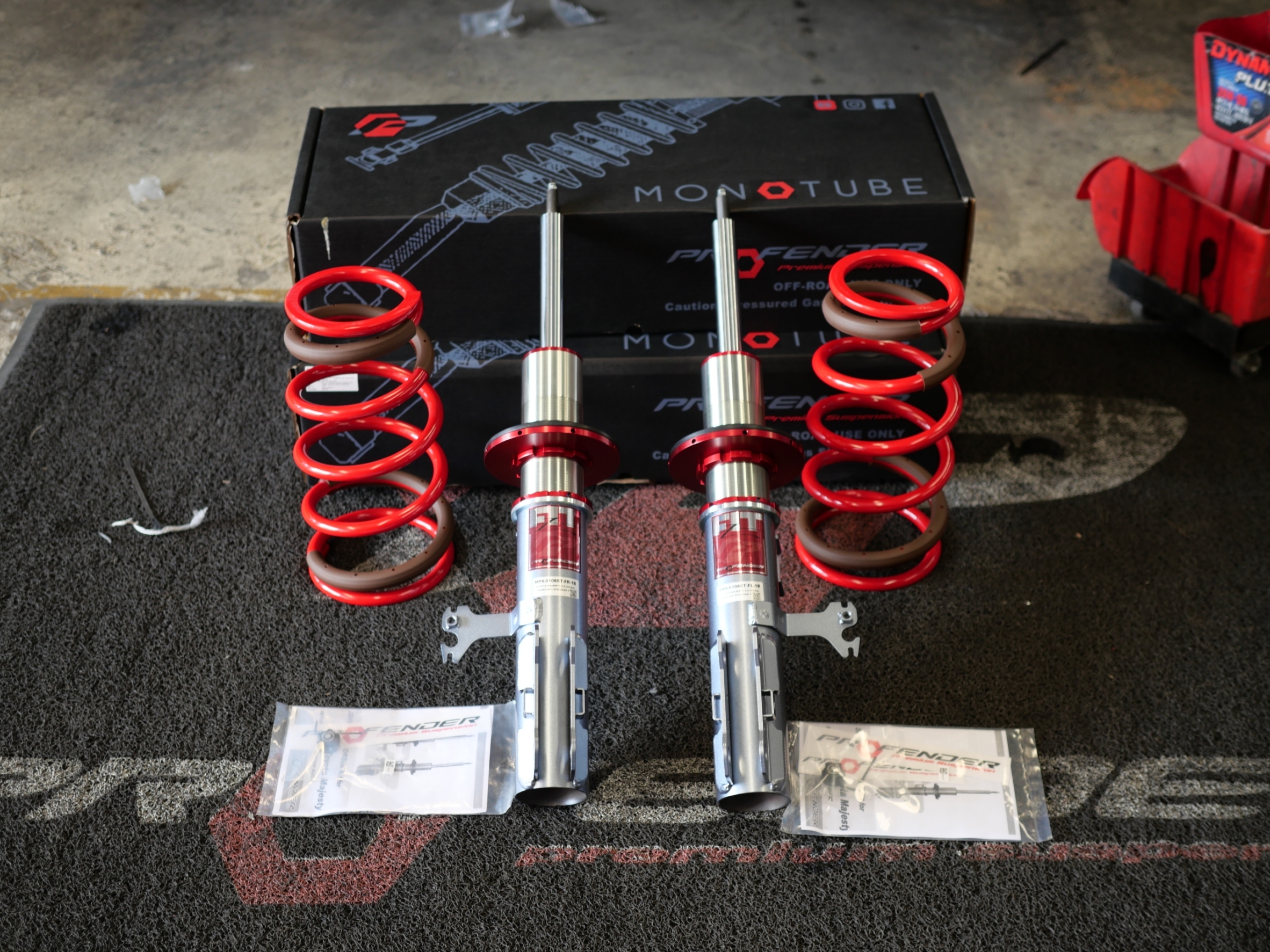 โช๊คอัพคู่หน้า Profender FITZ สำหรับรถ Toyota Majesty