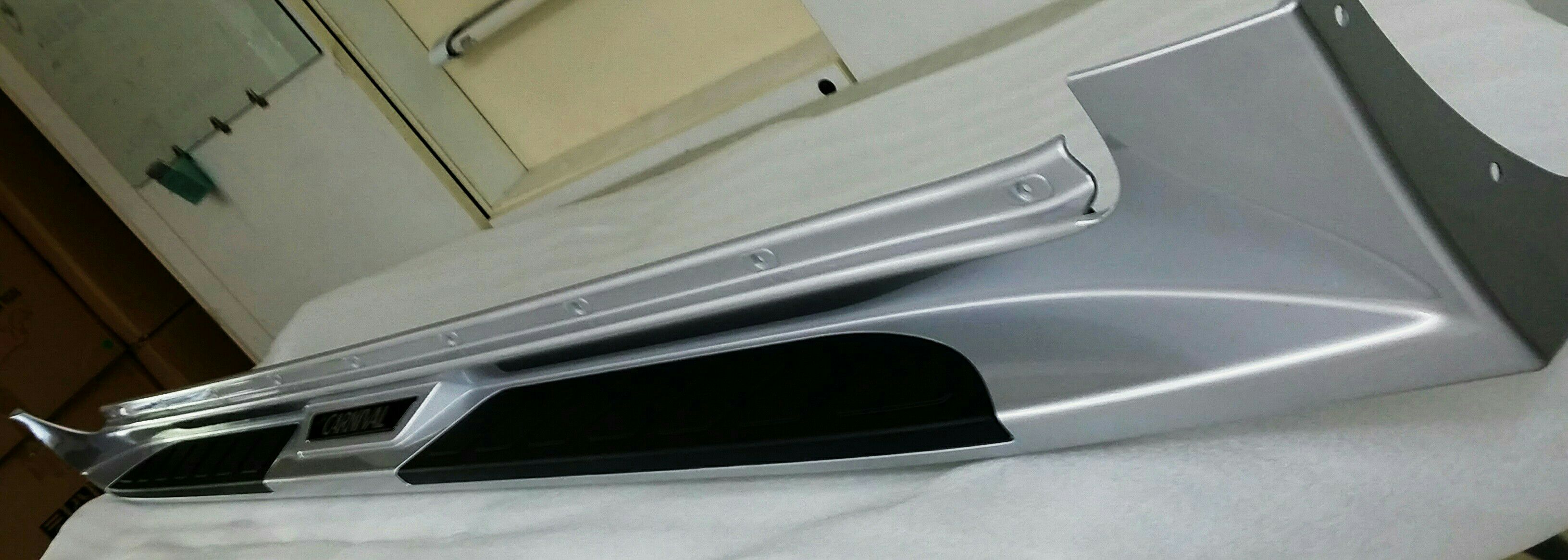 Side Step For New Grand Carnival 2015 ( C ) - บันไดข้างตรงรุ่น ของแท้จาก KIA เกาหลี แบบ C