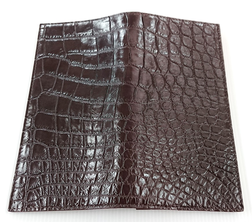 กระเป๋าสตางค์หนังจระเข้แท้ 2พับยาว ส่วนท้อง สีน้ำตาล