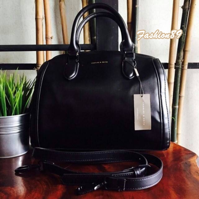 กระเป๋าแบรนด์ CHARLES & KEITH STRUCTURED BOWLING BAG