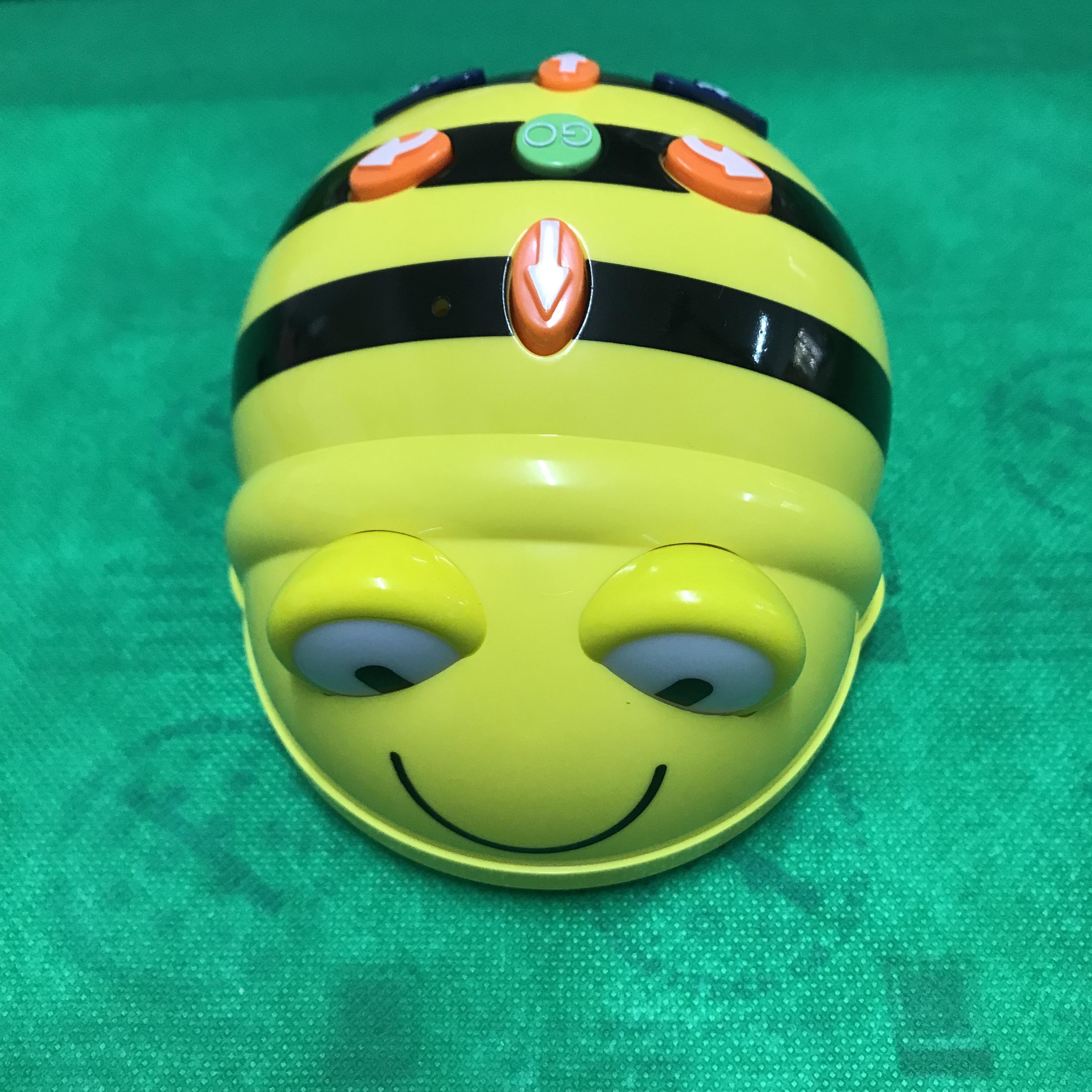 (Pre-order) ชุดหุ่นยนต์บีบอต Unplug Coding พื้นฐานการเรียนรู้วิทยาการคำนวณ (Bee-Bot Audio)