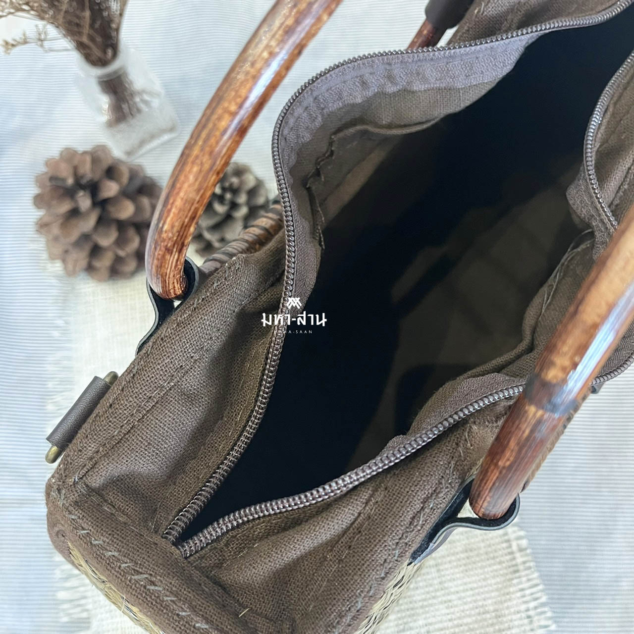 กระเป๋ากระจูด หูไม้ กระเป๋าออกงาน ของขวัญฝากผู้ใหญ่ 🤎