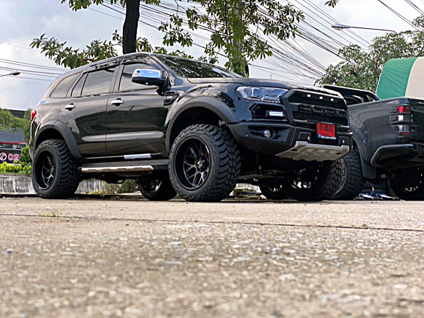 FORD EVEREST ทรงเมกา ล้อ HOSTILE H120 โคตรหล่อ