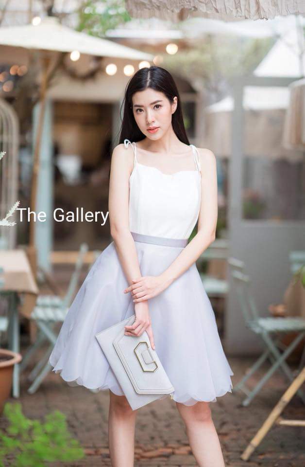 เซ็ตเสื้อและกระโปรงเข้าชุด