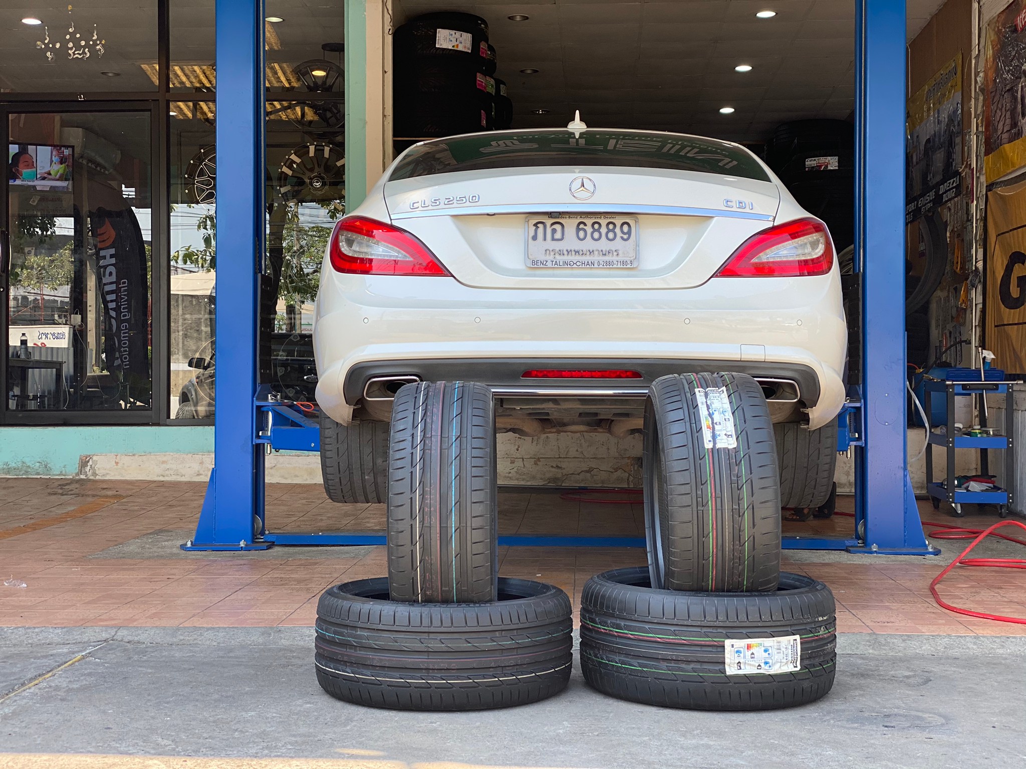 #BRIDGESTONE #RFT #S001 255/35-19 285/30-19