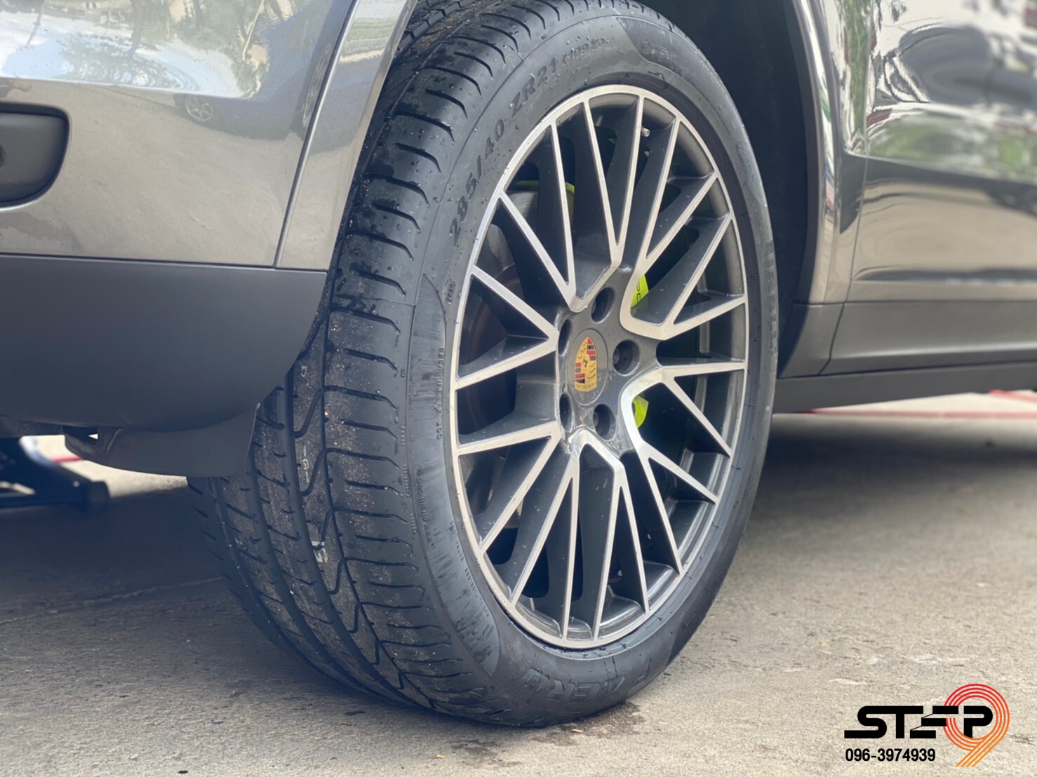 PIRELLI PZERO 285/40-21 ราคาถูกสุดที่ STEP9