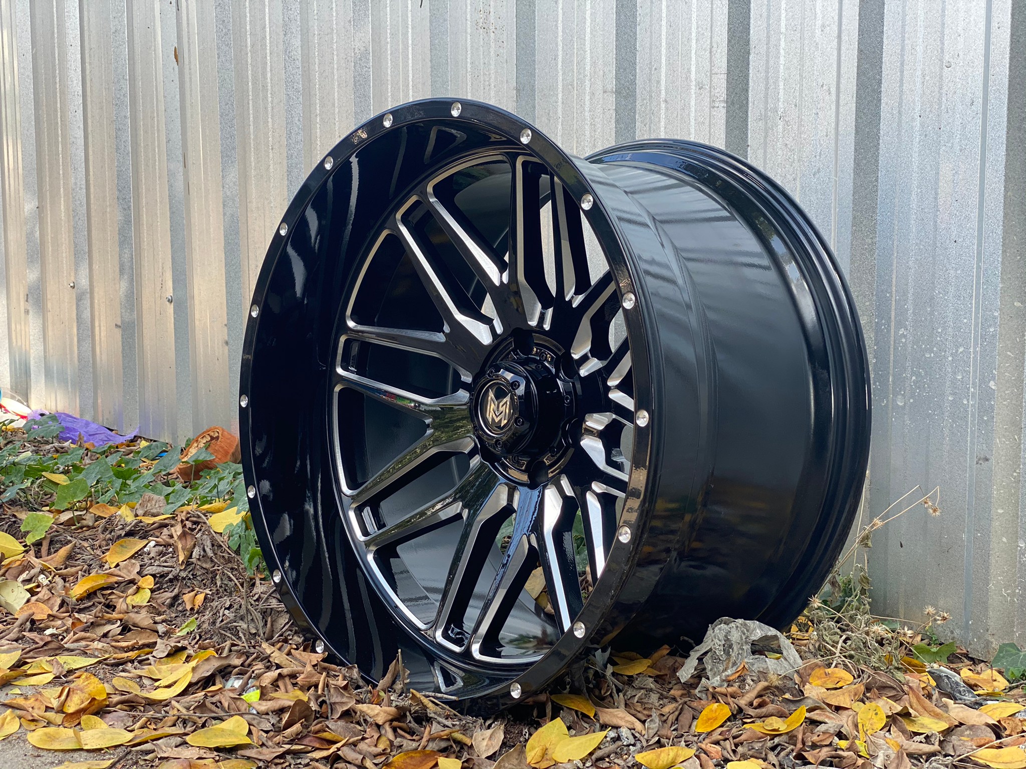 MAGNETIC 22x12 ET-44 CROSSWIND MT 33/12.5R22