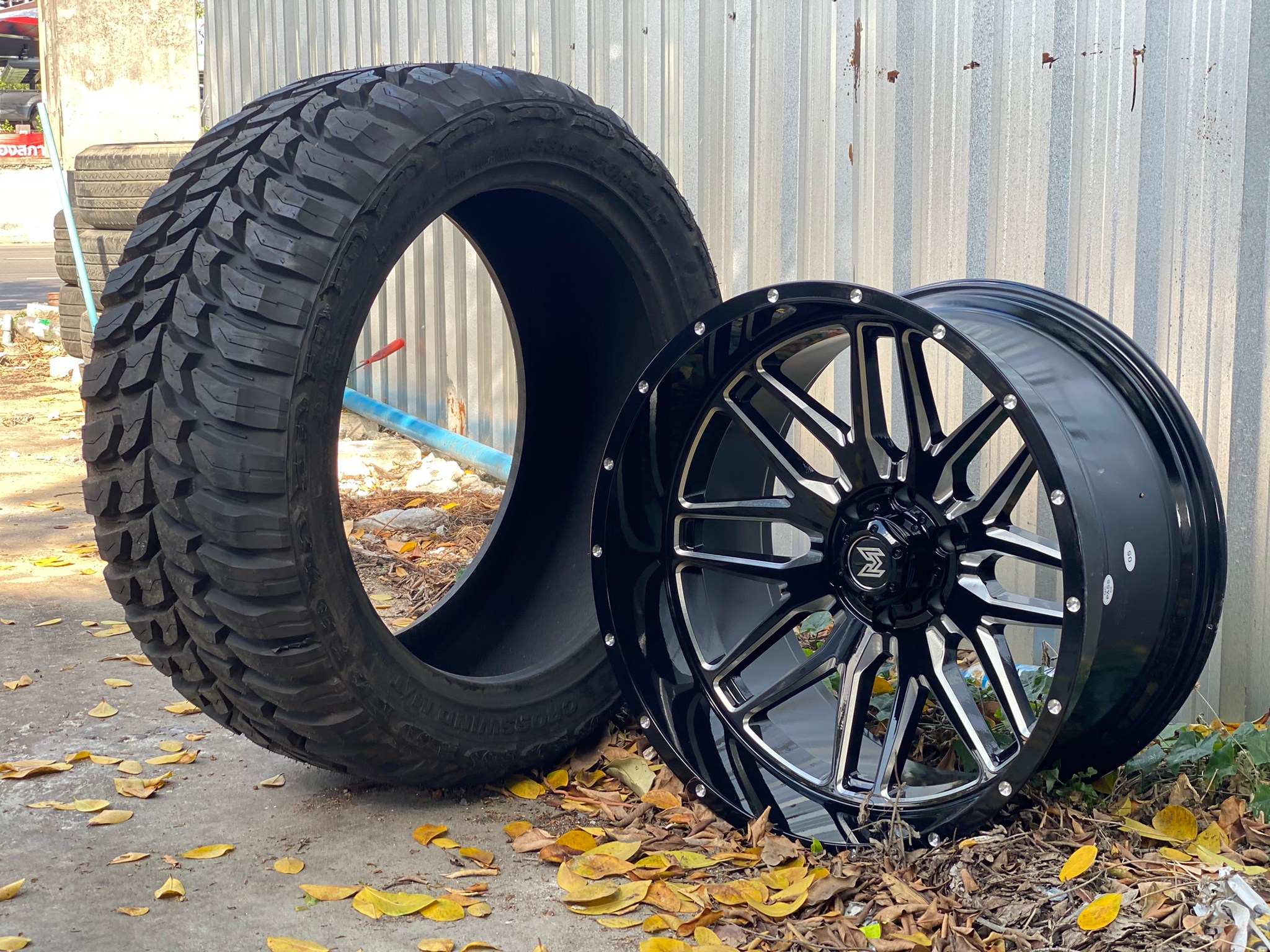MAGNETIC 22x12 ET-44 CROSSWIND MT 33/12.5R22