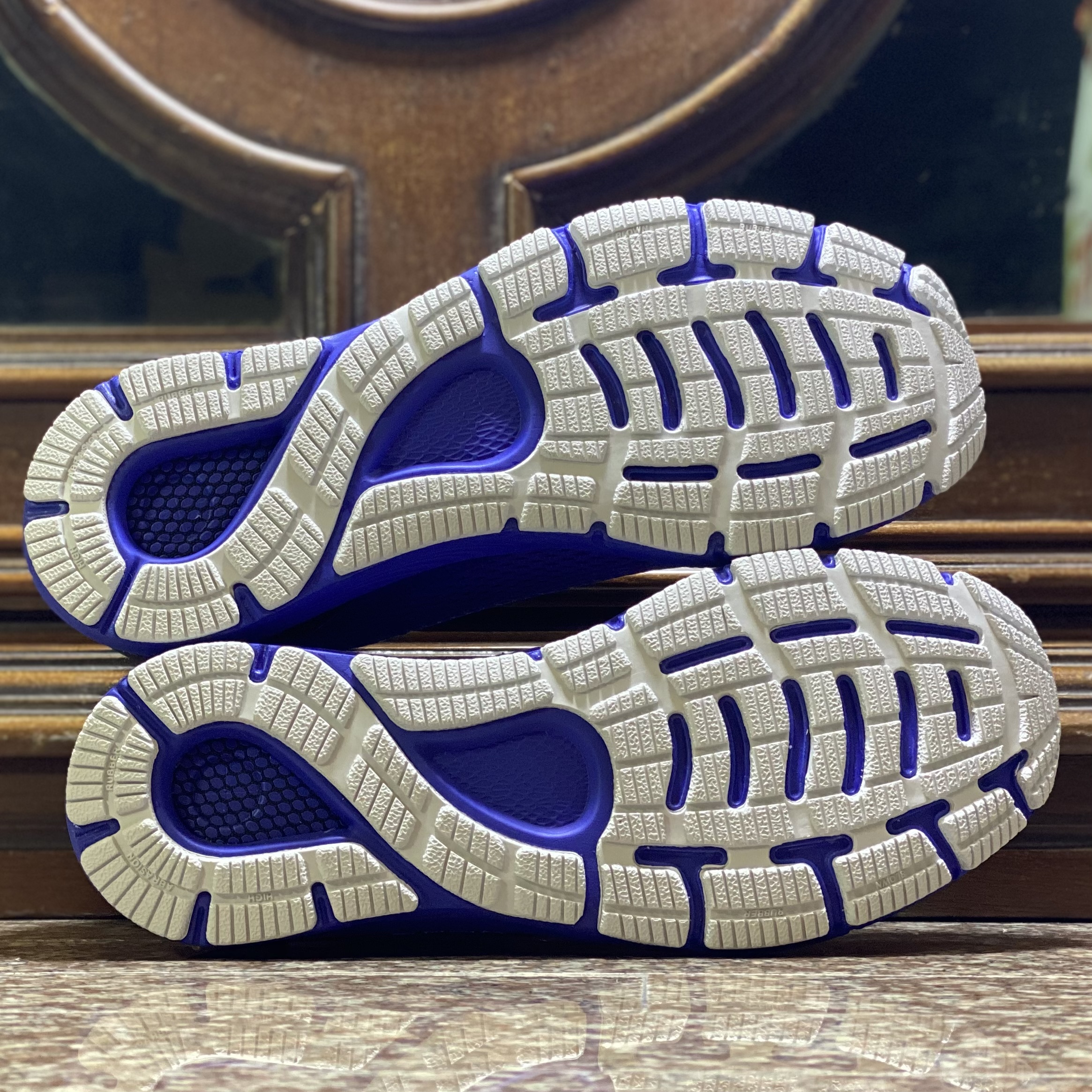 รองเท้าวิ่ง Under Armour HOVR Sonic 4 (M8/8.5US)