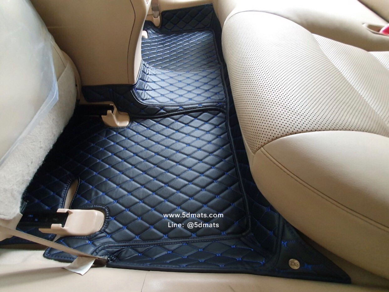 พรมปูพื้นรถยนต์TOYOTA CAMRY ปี2012-18 พรม6D QJ VIP สีดำด้ายน้ำเงิน หนาพิเศษ 3ชิ้น