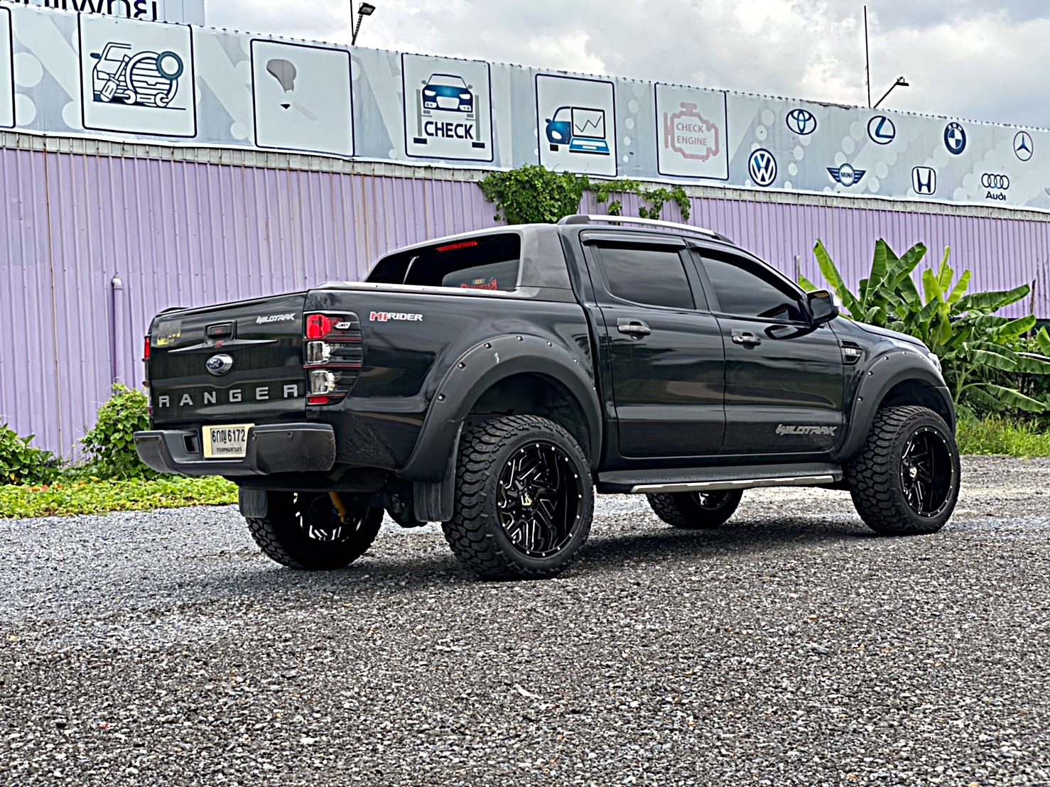 FORD WILDTRAK จัดทรงเมกาที่ STEP9