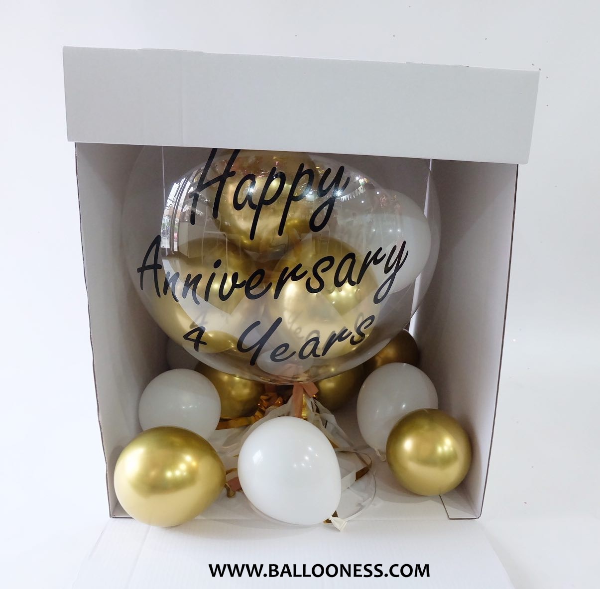 เซ็ตกล่องลูกโป่งเซอร์ไพร์ขาว,ทอง / Birthday Surprise Balloon Box Set