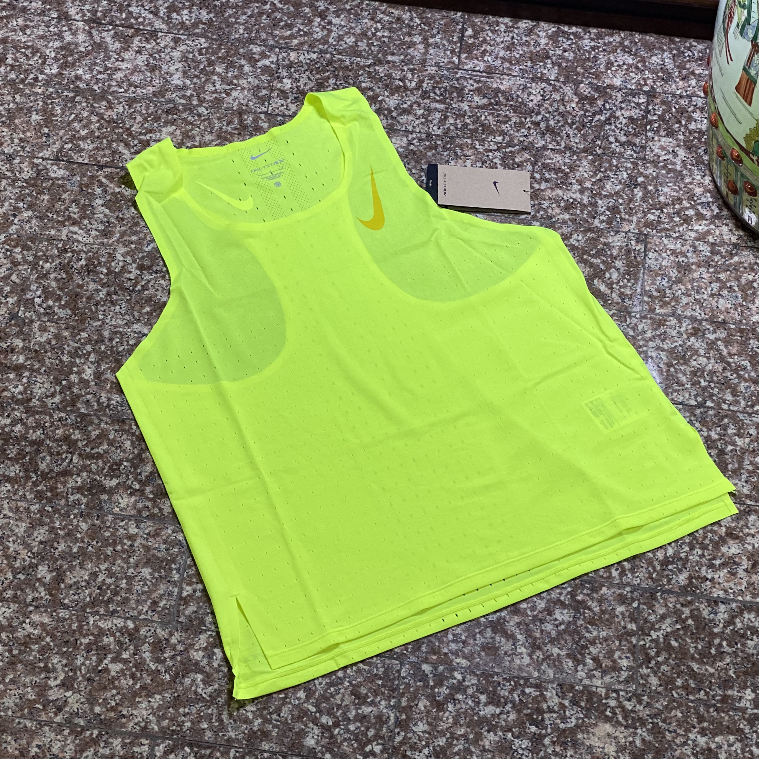 เสื้อวิ่ง Nike AeroSwift Running Singlet (XL)