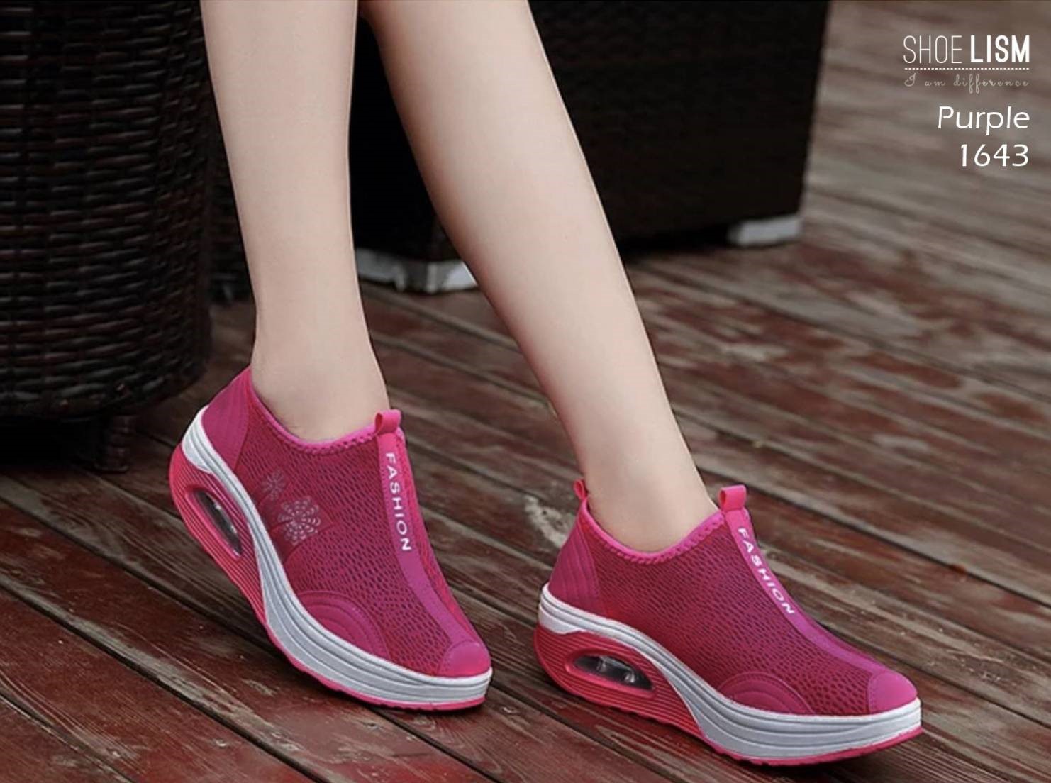 รองเท้าผ้าใบเกาหลี