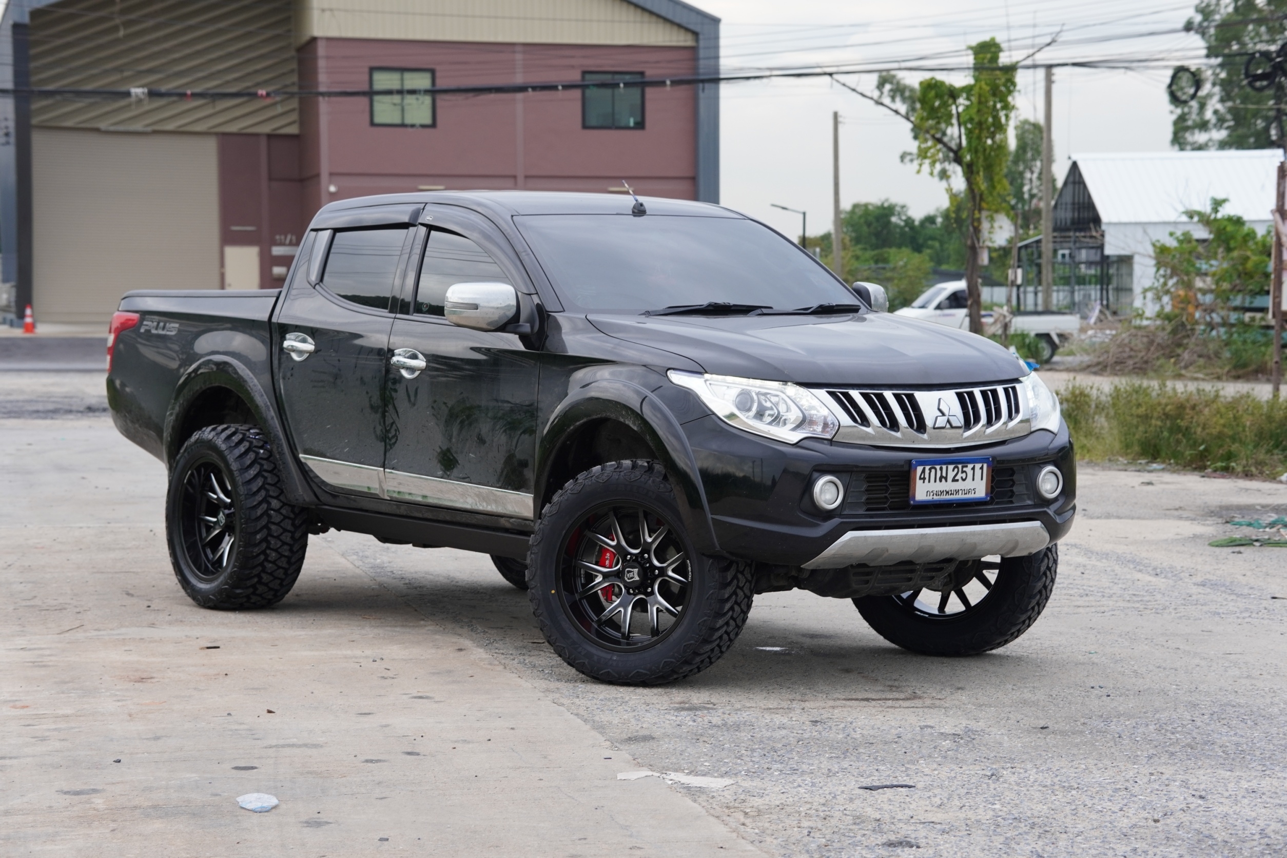 TRITON ทรงเมกา ล้อพร้อมยาง ราคาโปรโมชั่น