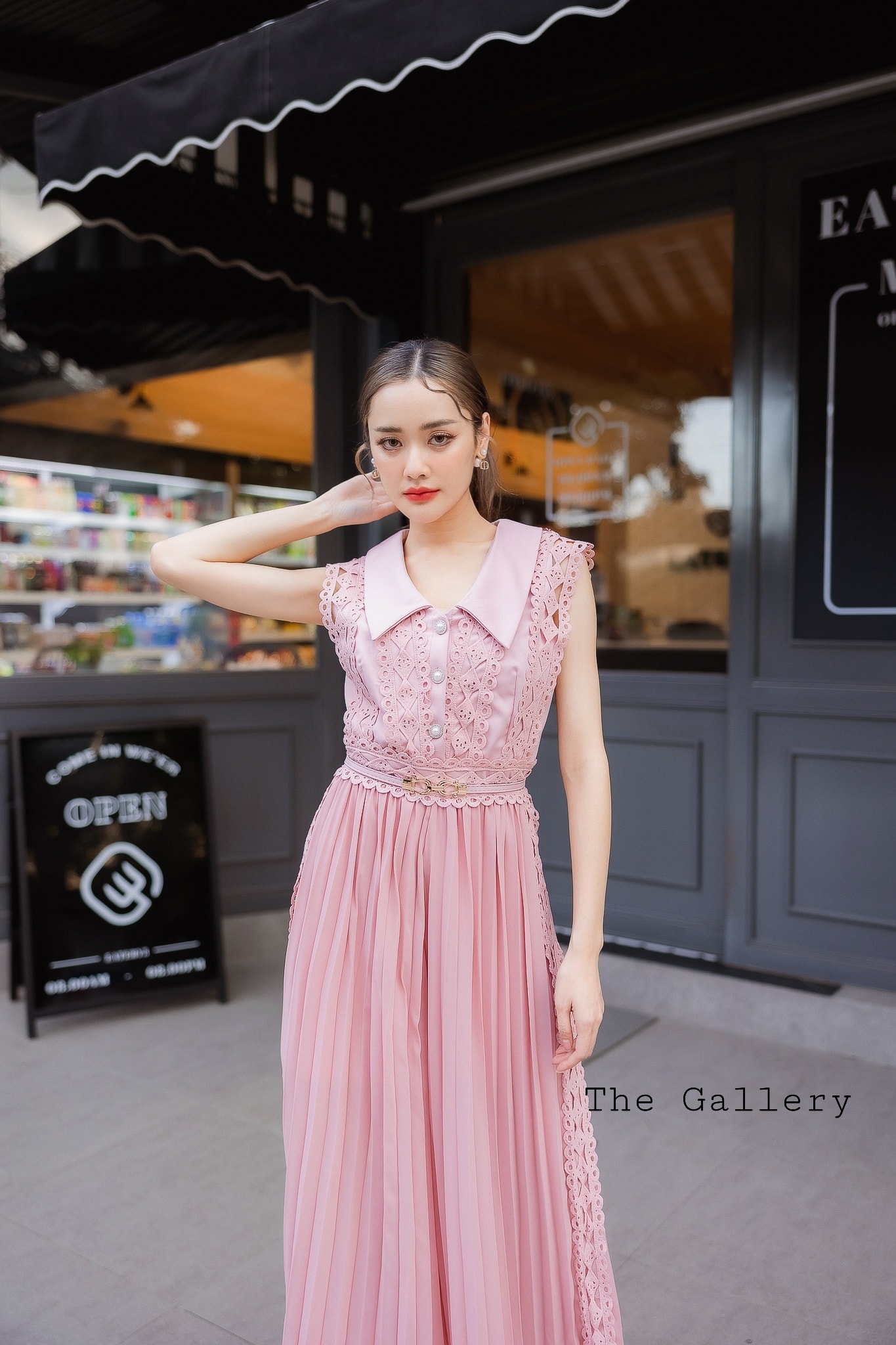 จั้มสูทขายาวตัดต่อลูกไม้หรูหรามากก มาพร้อมเข็ดชมขัดเข้าชุด สวยครบจบในชุดเดียว ราคาสุดคุ้มมากเวอรรรร์ จะทำงาน/ใส่ไปออกงาน