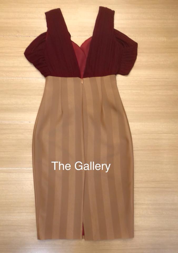 เดรสอัดพลีตทรงสอบเข้ารูป