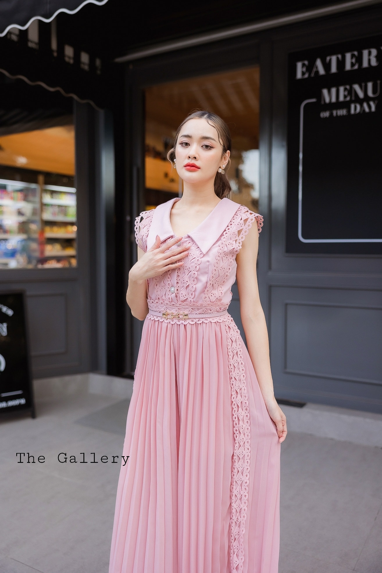 จั้มสูทขายาวตัดต่อลูกไม้หรูหรามากก มาพร้อมเข็ดชมขัดเข้าชุด สวยครบจบในชุดเดียว ราคาสุดคุ้มมากเวอรรรร์ จะทำงาน/ใส่ไปออกงาน