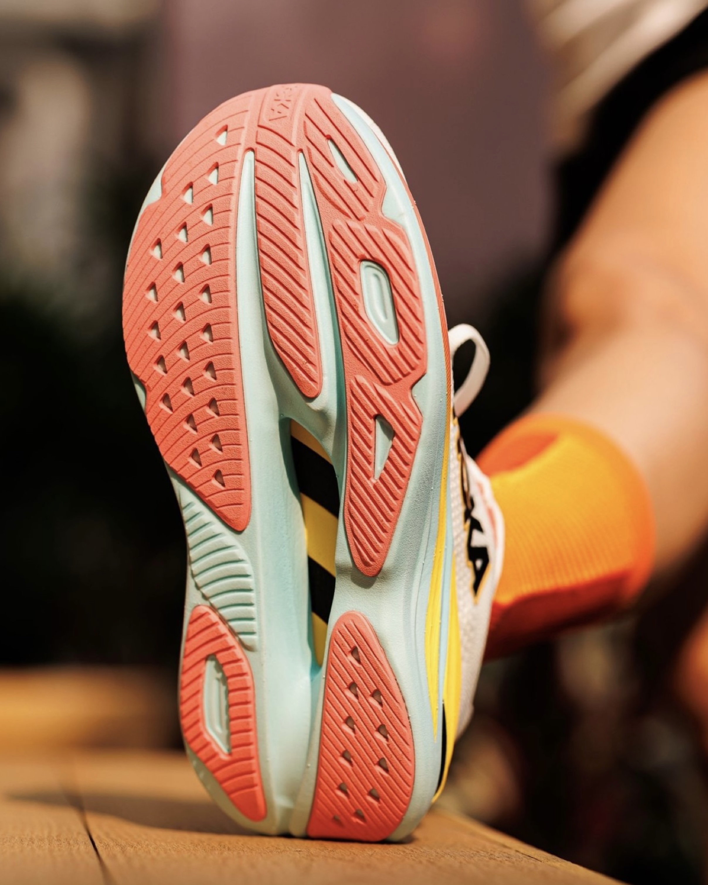 รองเท้าวิ่ง HOKA Skyward X Women #มือ2 (W8.5US)