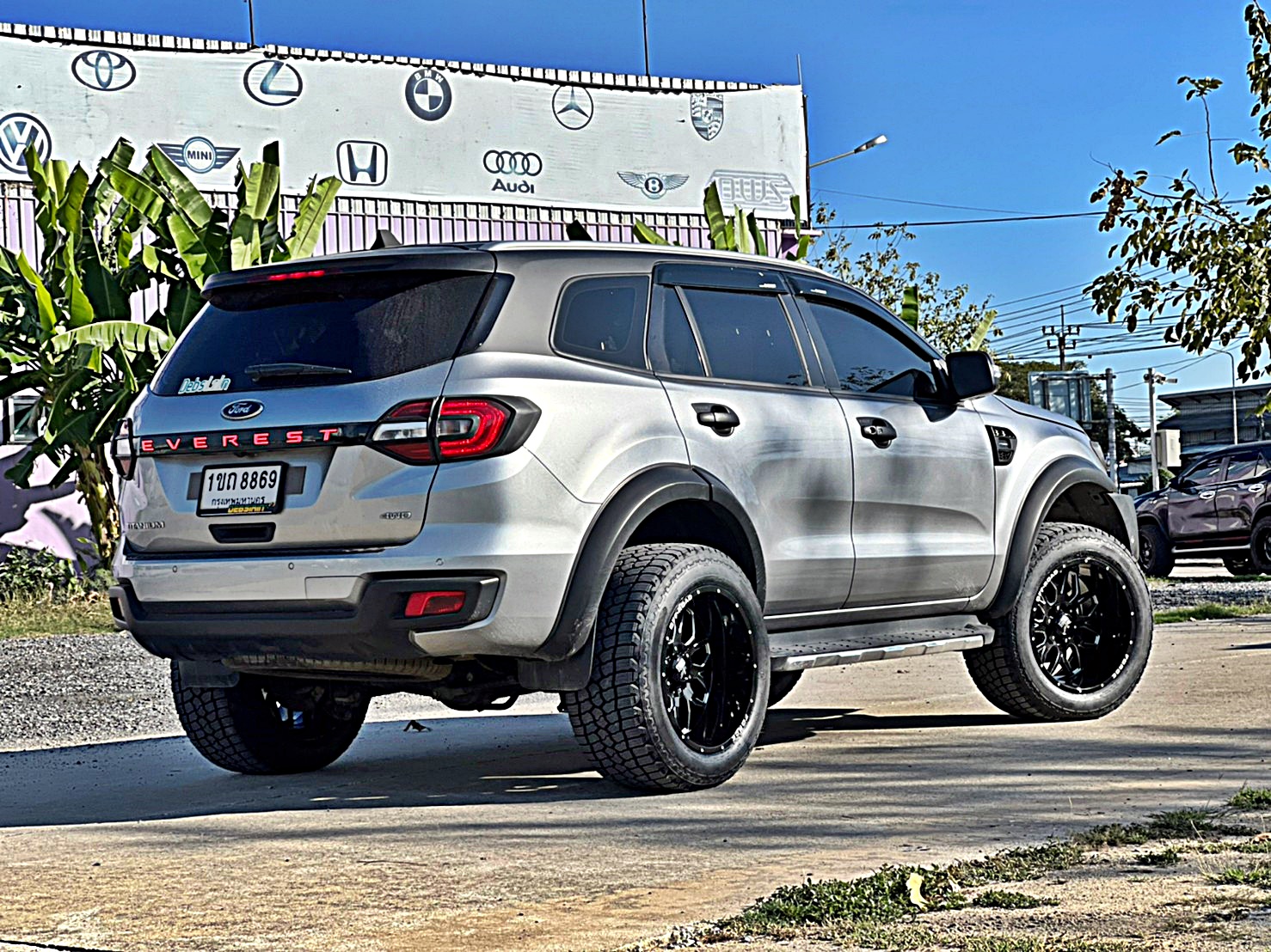 FORD EVEREST ทรงเมกา ล้อ FORCE ที่ STEP9