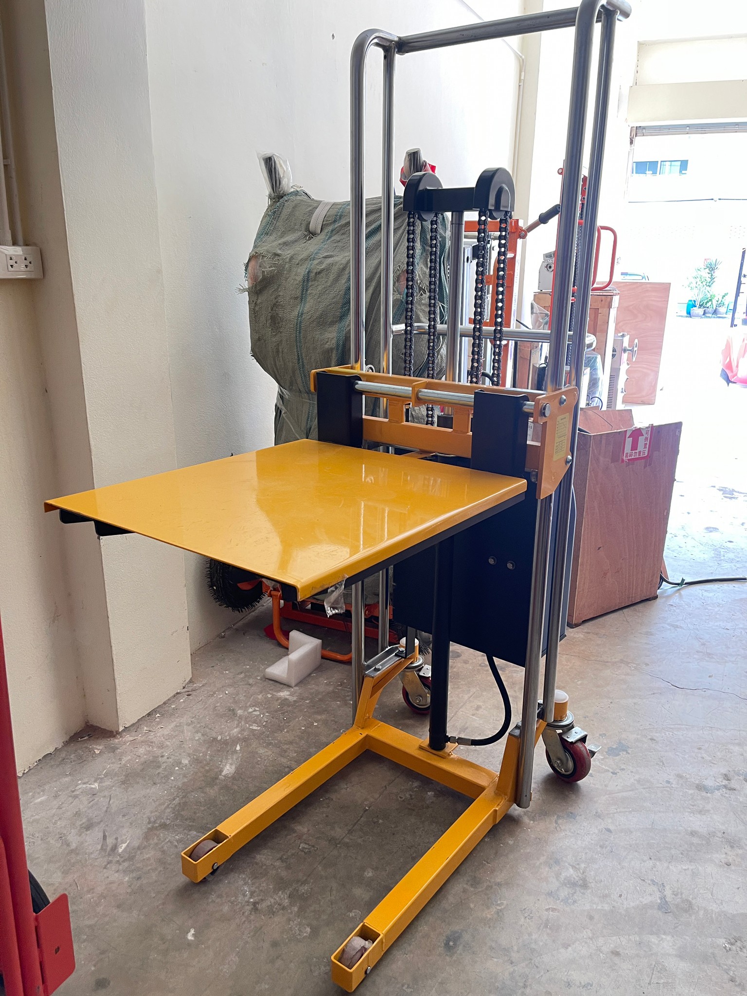 hand stacker รถเข็นยกของ มีทั้งแบบไฟฟ้าและแบบธรรมดา 400kg. รถยกของ 16728/16729