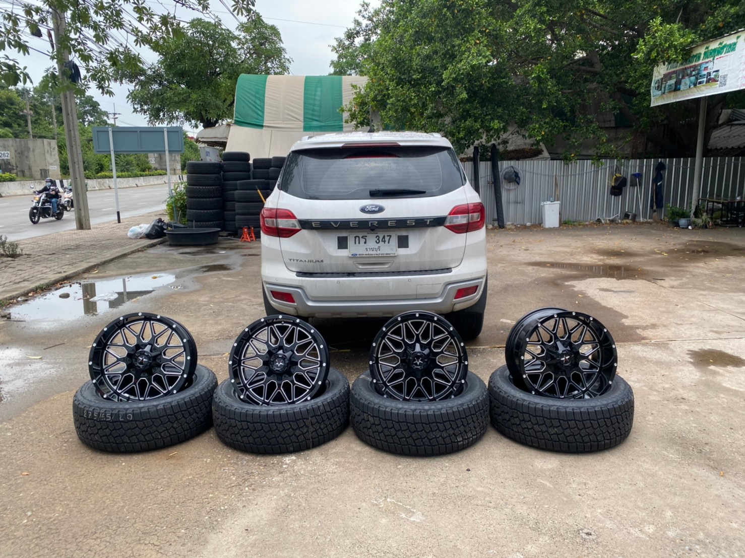 FORD EVEREST แบบไม่ยก