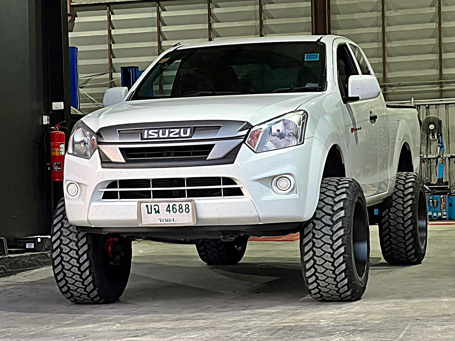D-MAX ตัวเตี้ย ทำให้เป็นตัวสูง ทรงเมกา