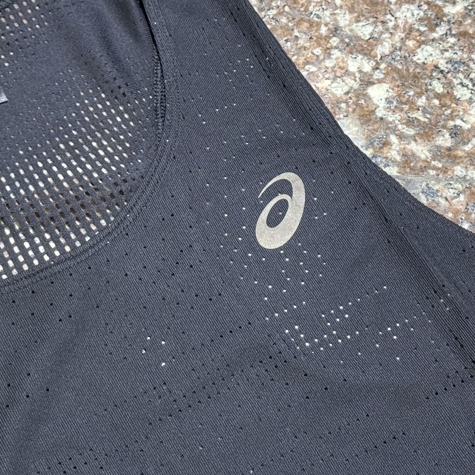 เสื้อวิ่ง ASICS Ventilate Running Singlet ‘BLACK’ (S,M)